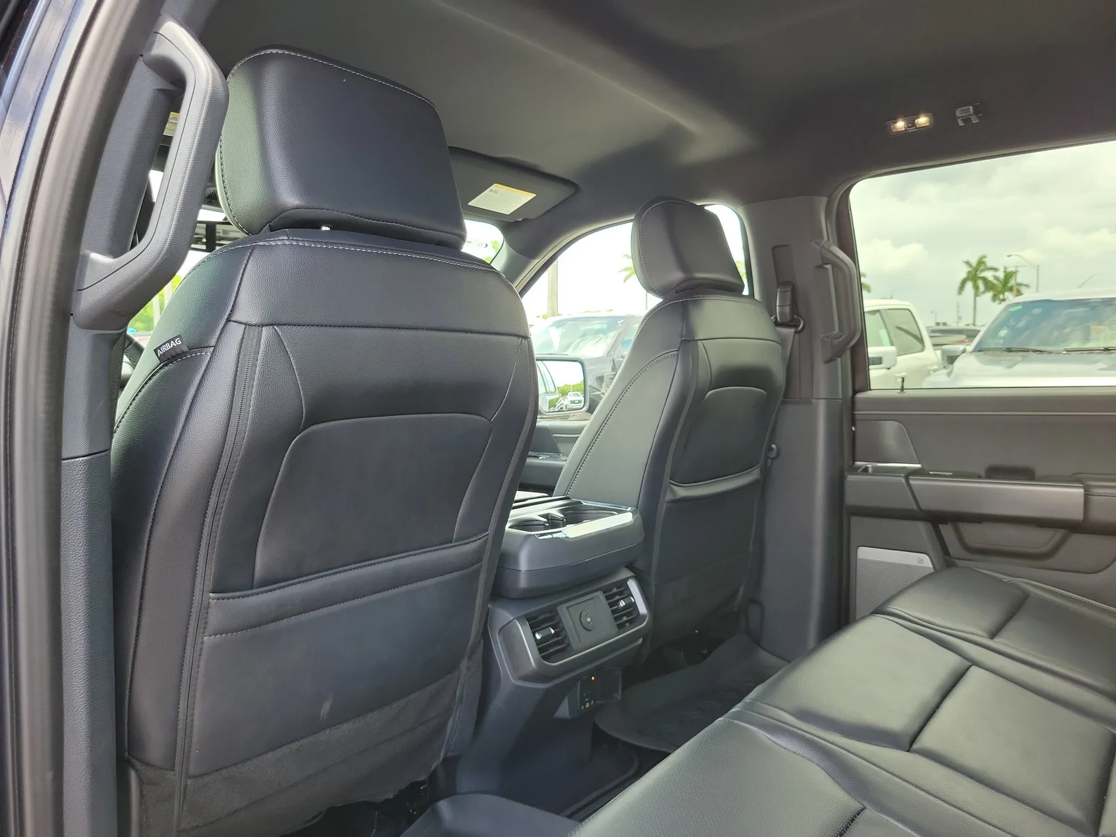 2025 Ford F-150 LARIAT 4WD photo 18