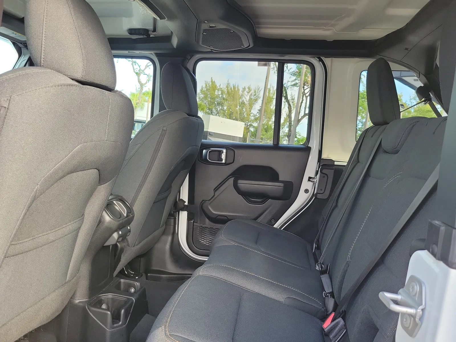 2025 Jeep Wrangler Sport S photo 12