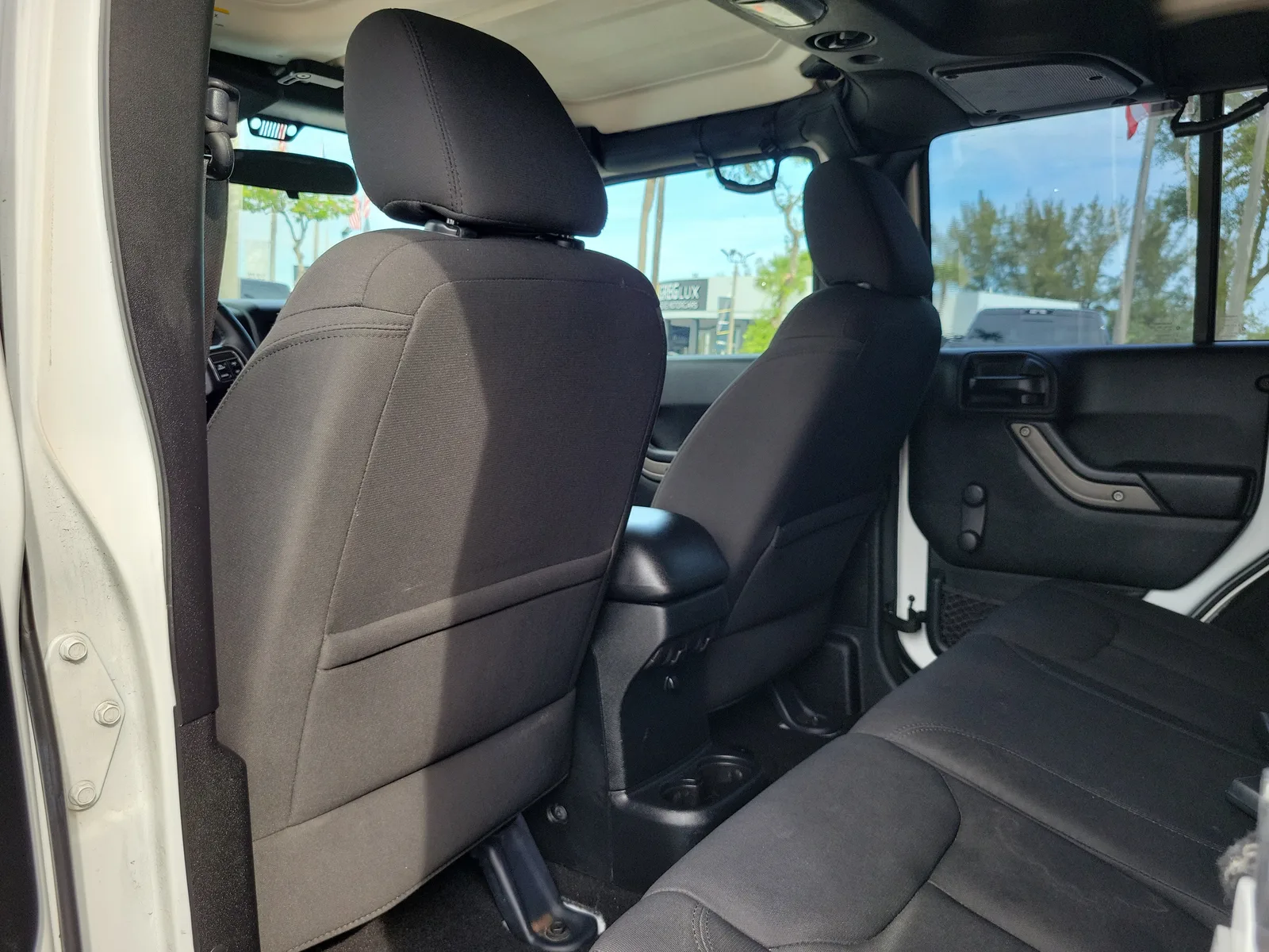 2016 Jeep Wrangler Unlimited Sport 4WD photo 13