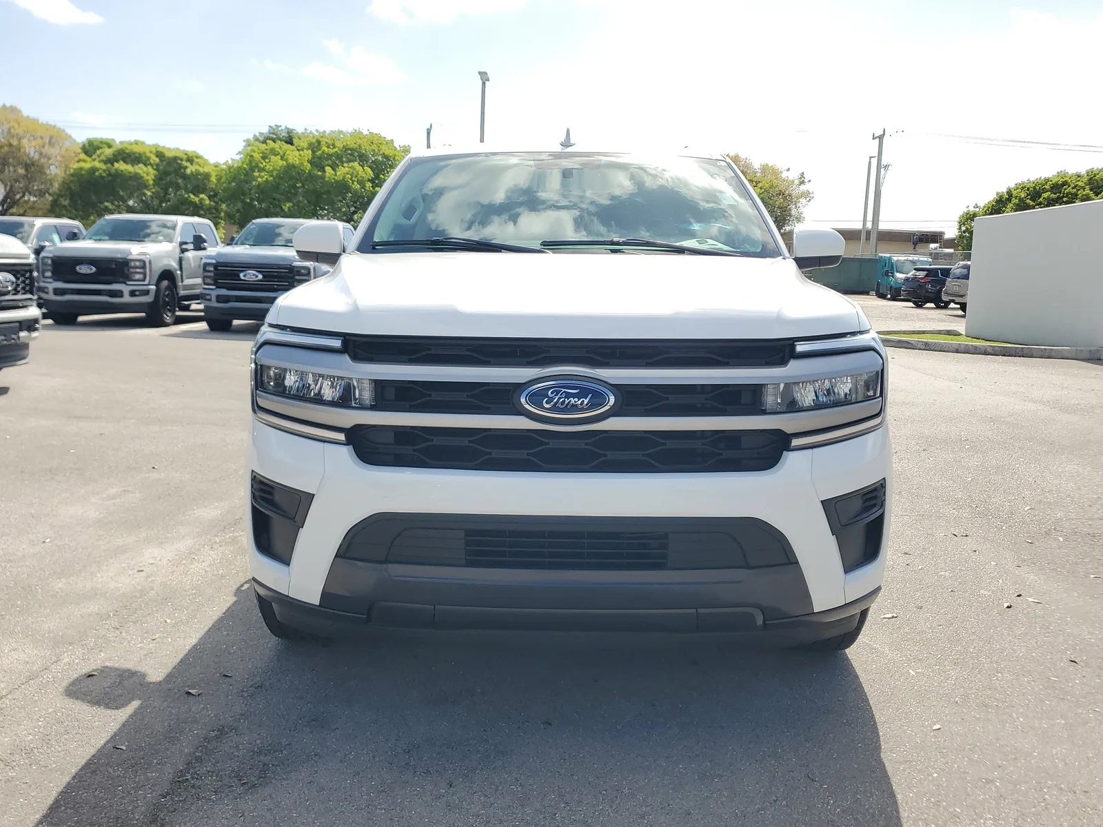 2022 Ford Expedition XLT photo 2