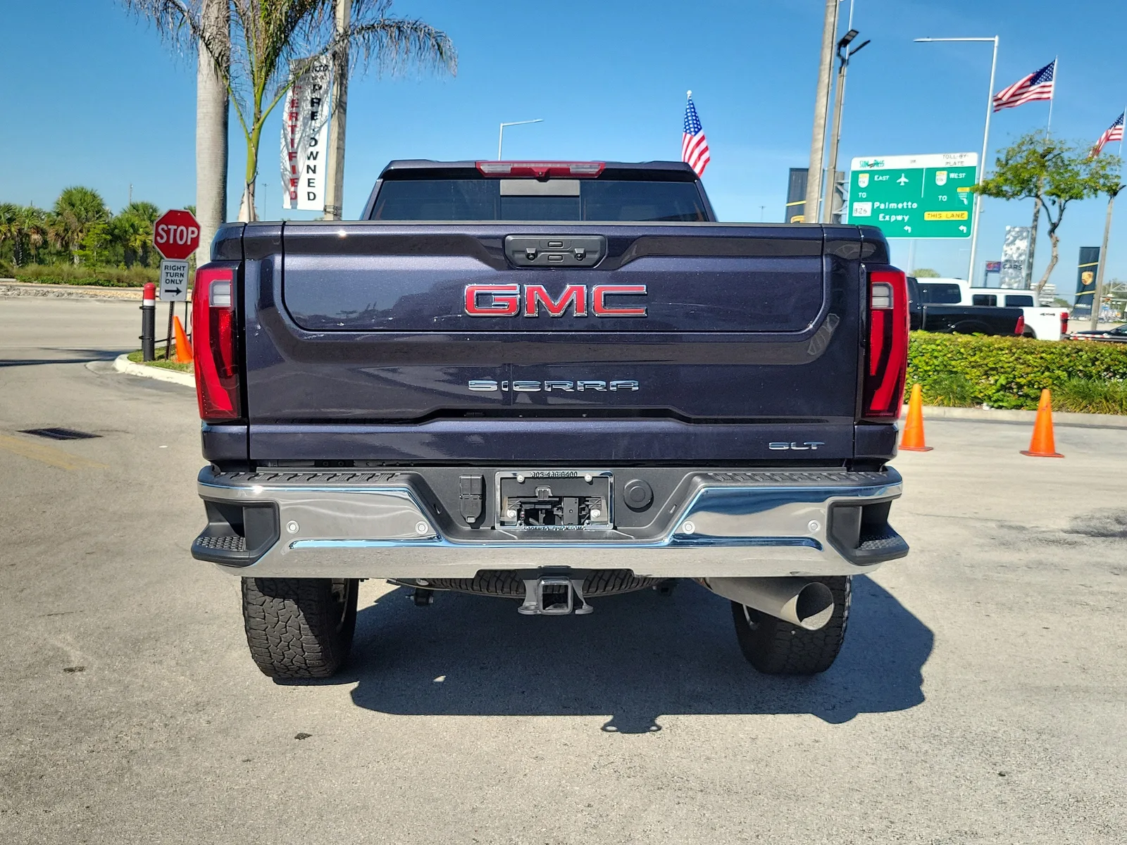 2025 GMC Sierra 2500 HD SLT photo 6