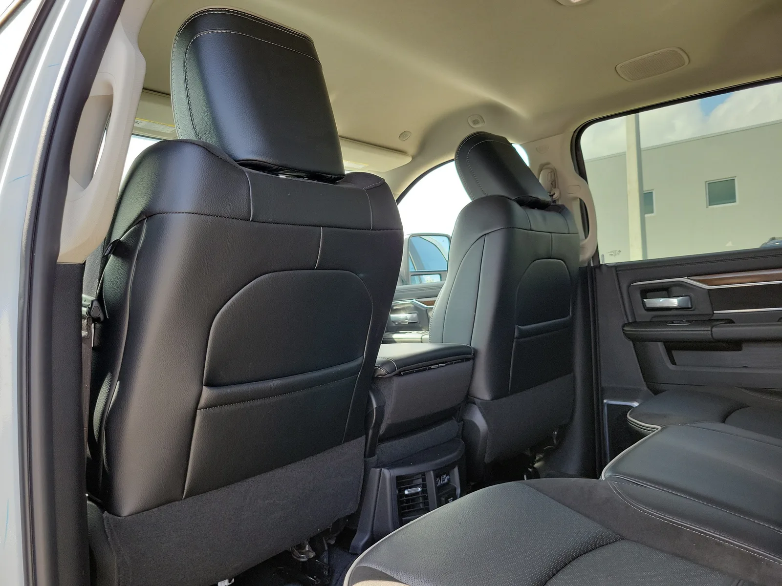 2024 RAM 2500 Laramie 4WD Diesel photo 14