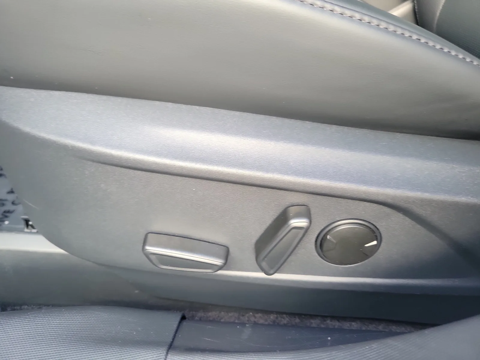 2024 Ford Mustang Mach-E Premium photo 13
