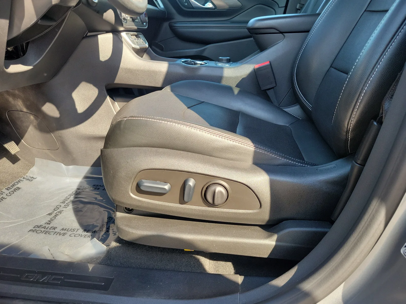 2023 GMC Terrain SLT photo 12