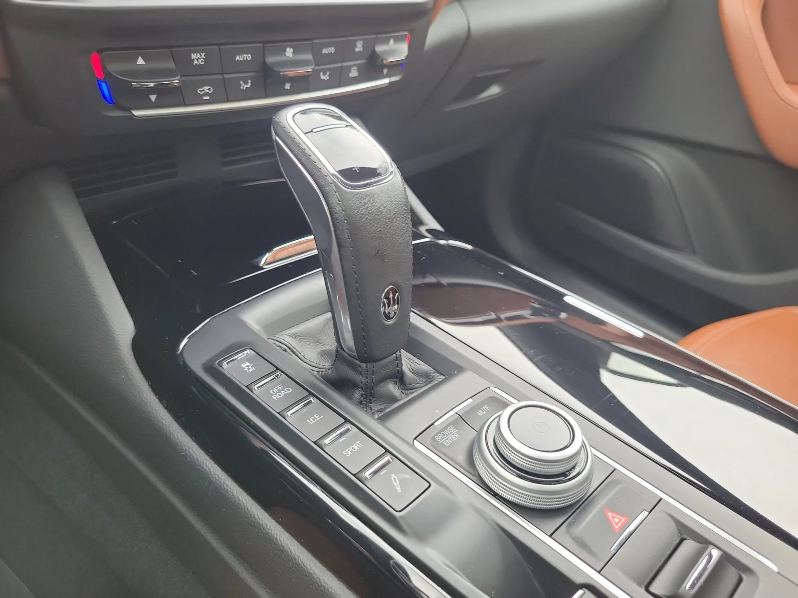 2022 Maserati Levante GT photo 24