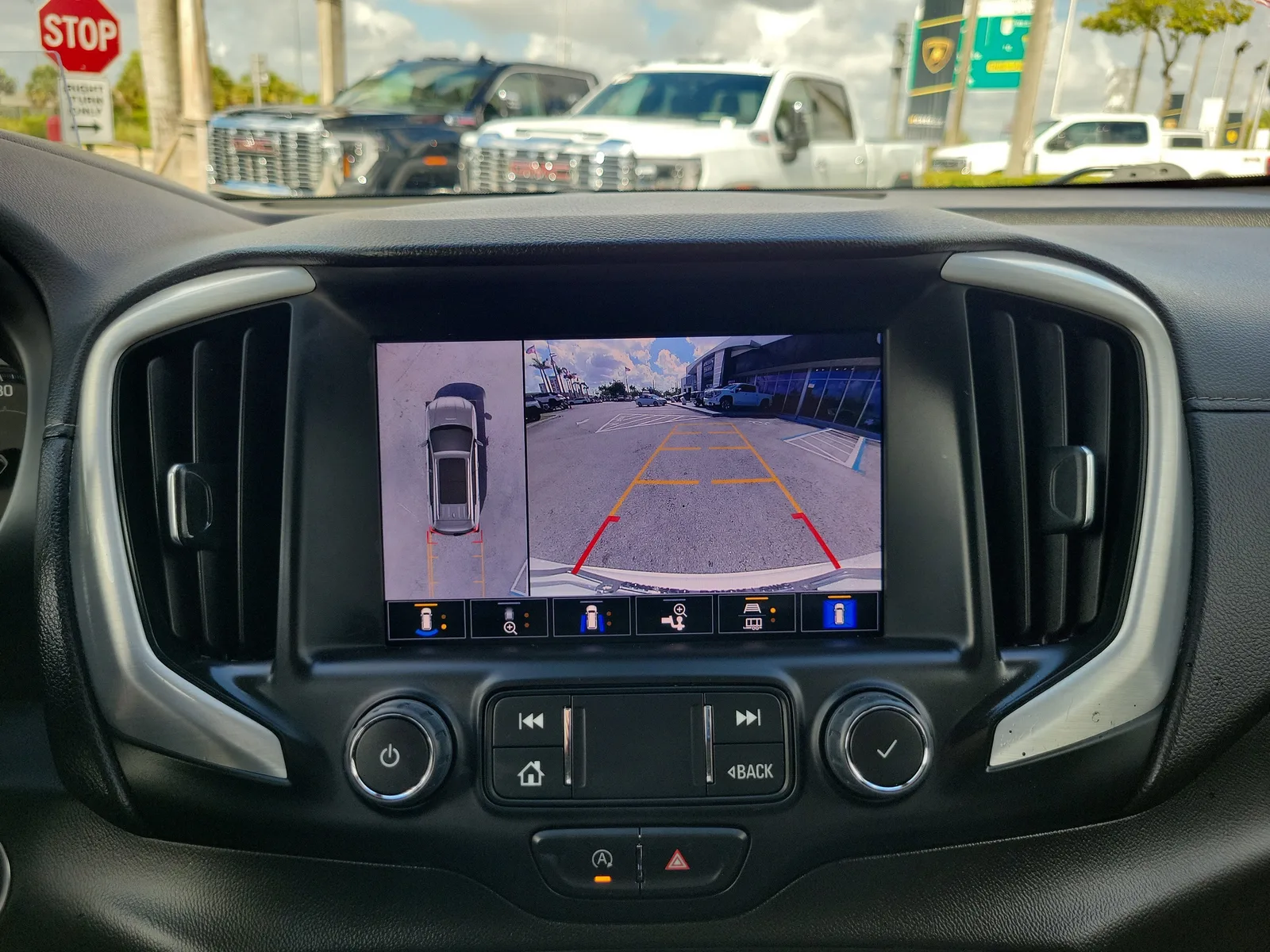 2023 GMC Terrain SLT photo 11