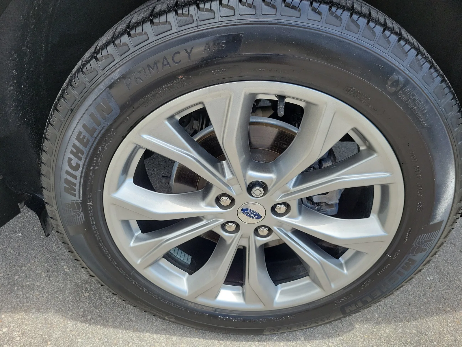 2024 Ford Explorer XLT photo 9