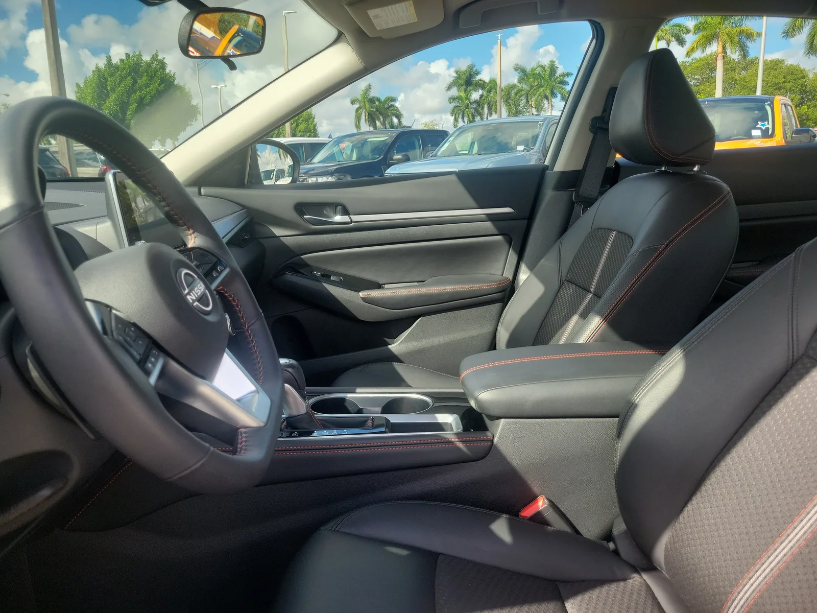2024 Nissan Altima 2.5 SR photo 11