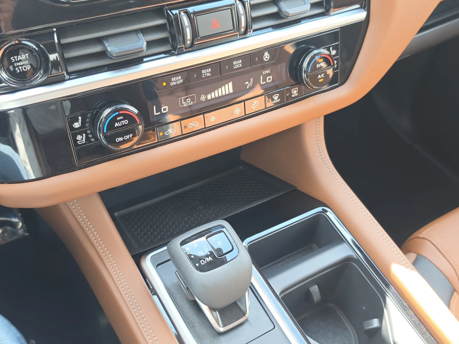 2025 Nissan Pathfinder Platinum photo 19