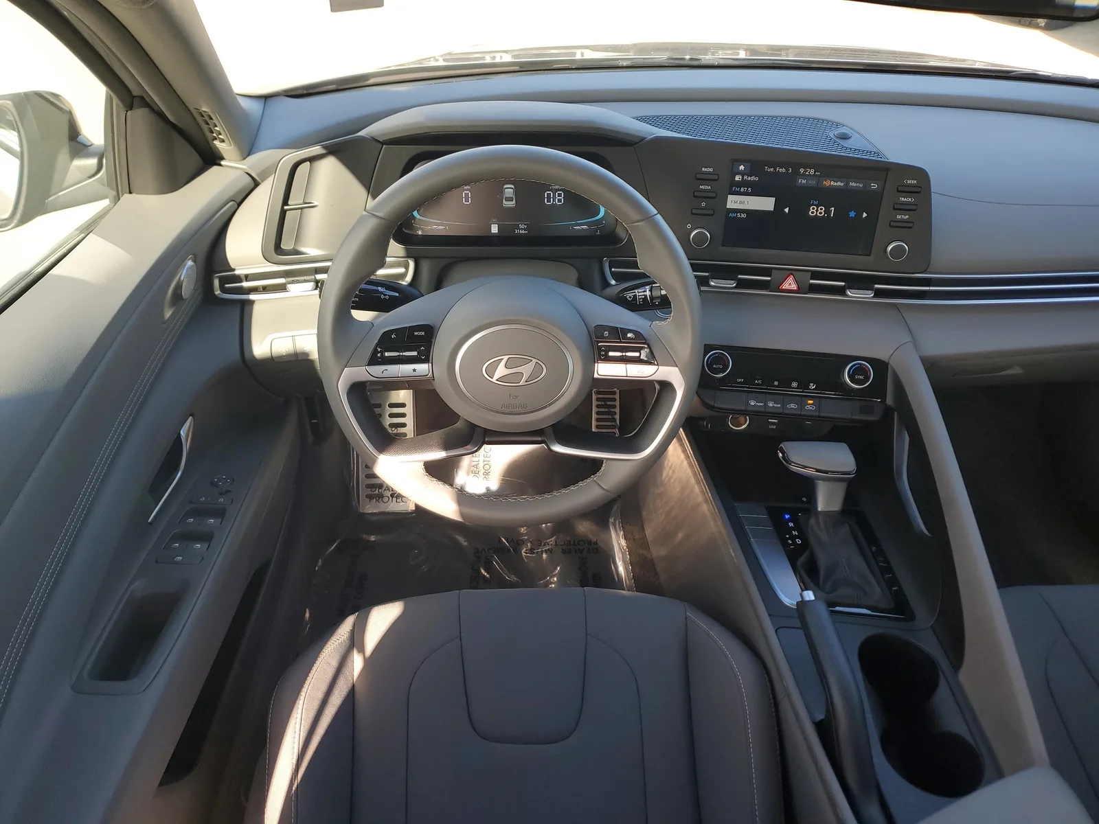 2025 Hyundai Elantra SEL Sport photo 17