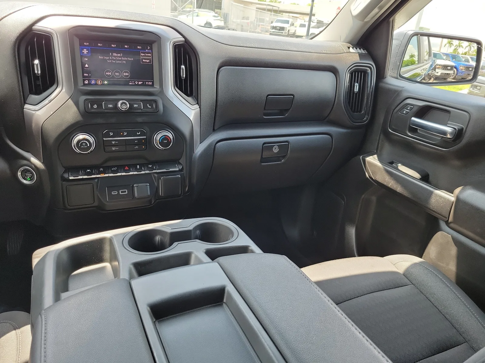 2023 Chevrolet Silverado 1500 Custom photo 16
