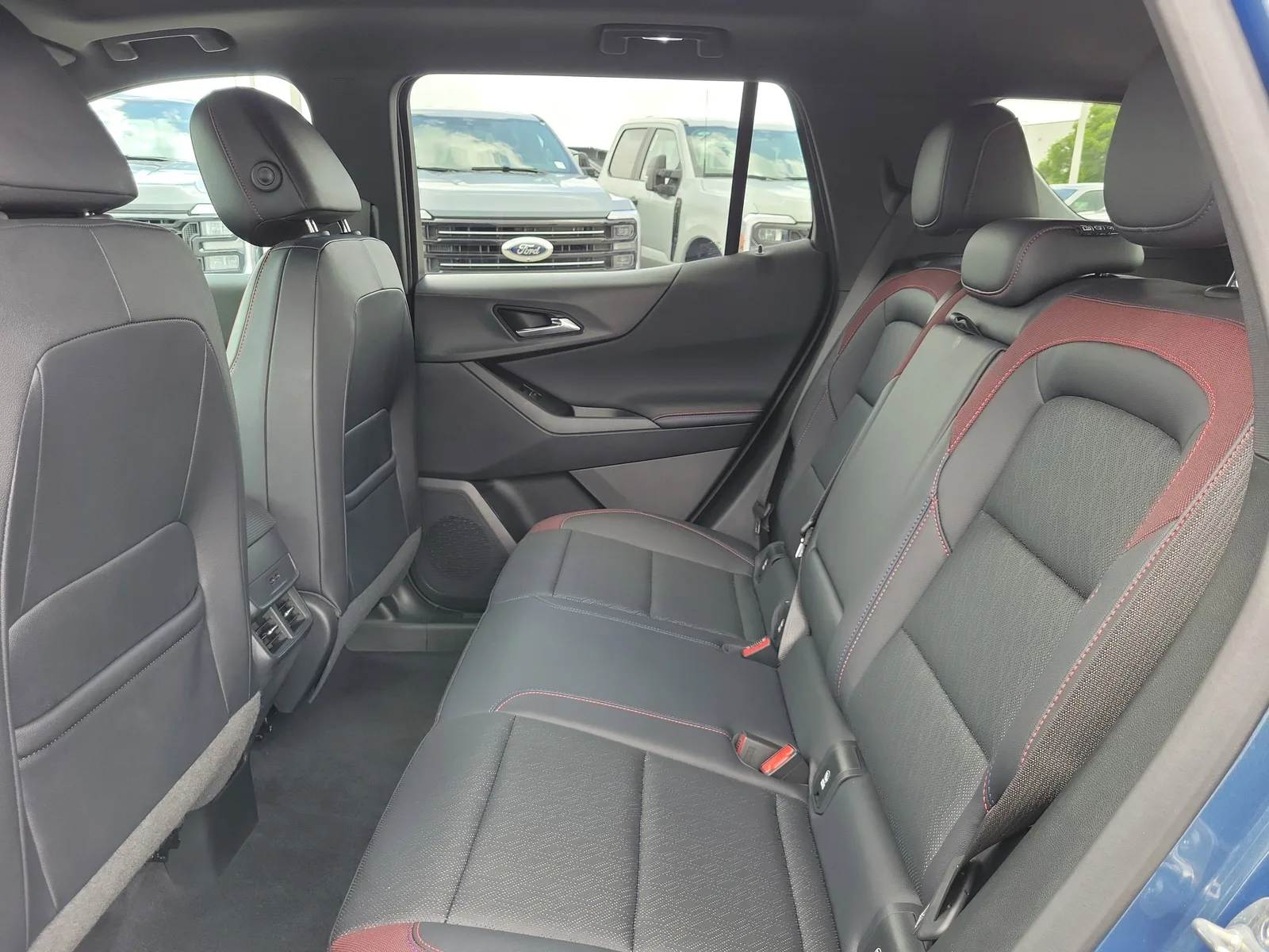 2025 Chevrolet Equinox FWD RS photo 12