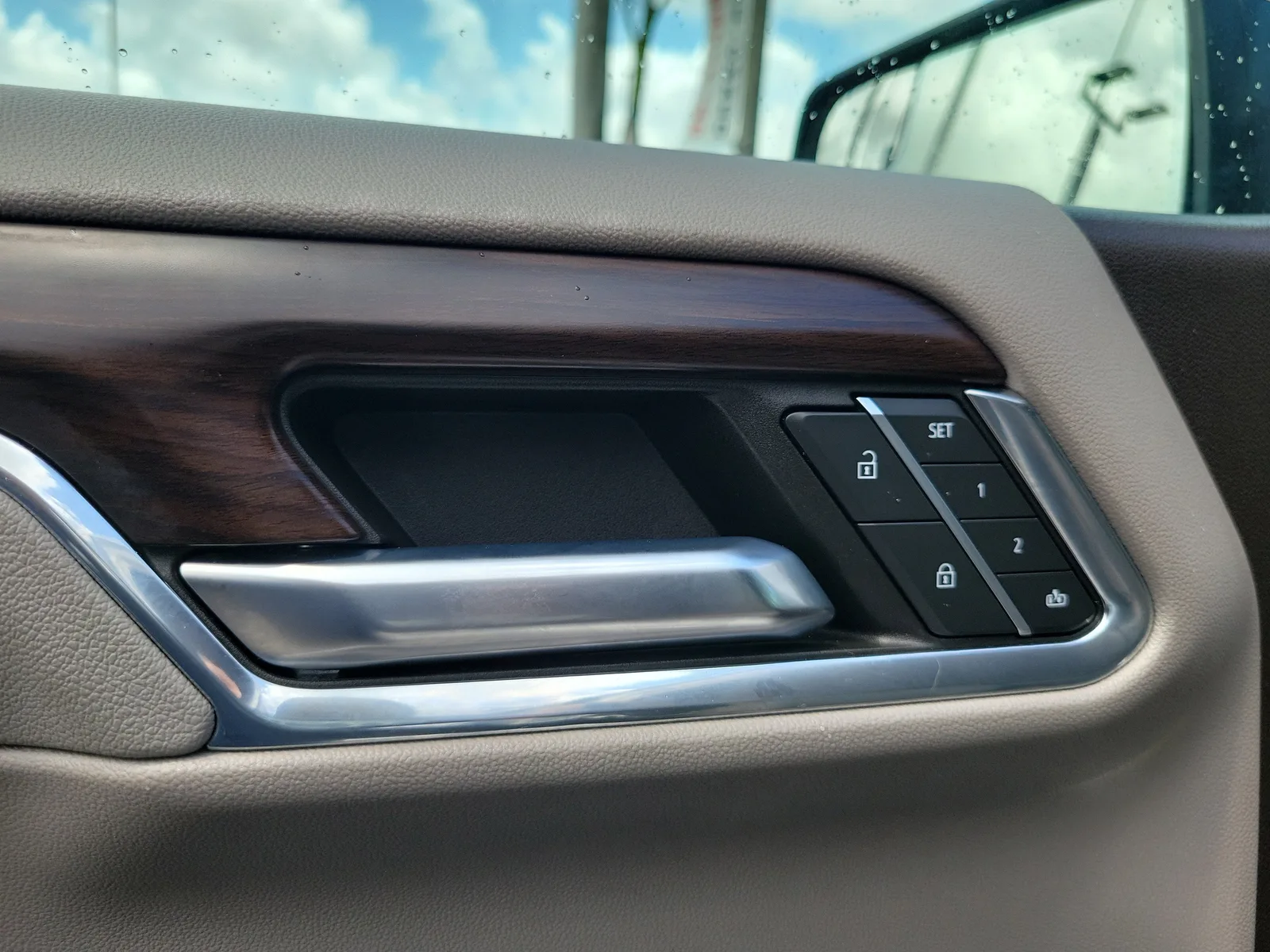 2023 GMC Sierra 1500 SLT photo 21