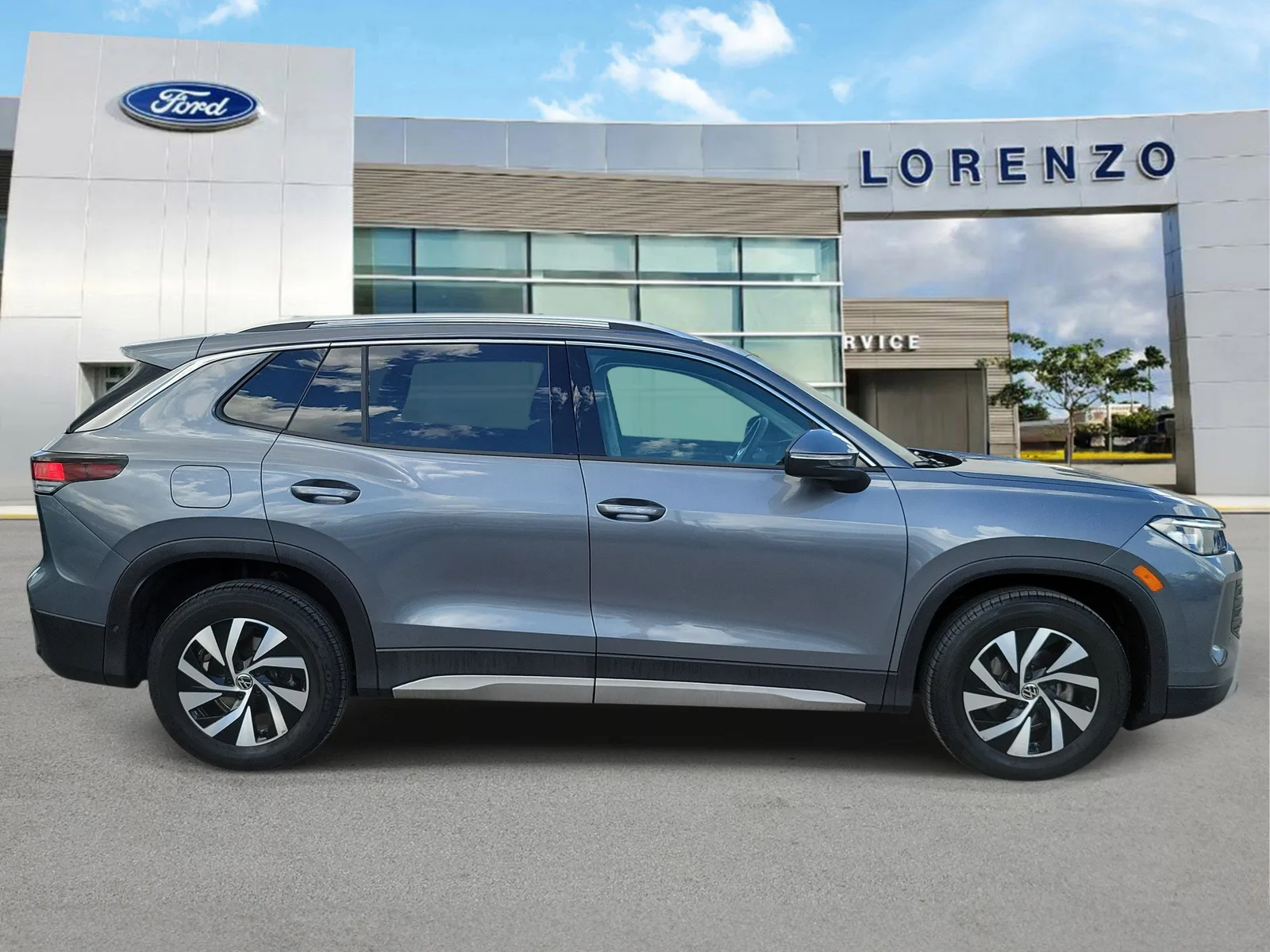2025 Volkswagen Tiguan S photo 4