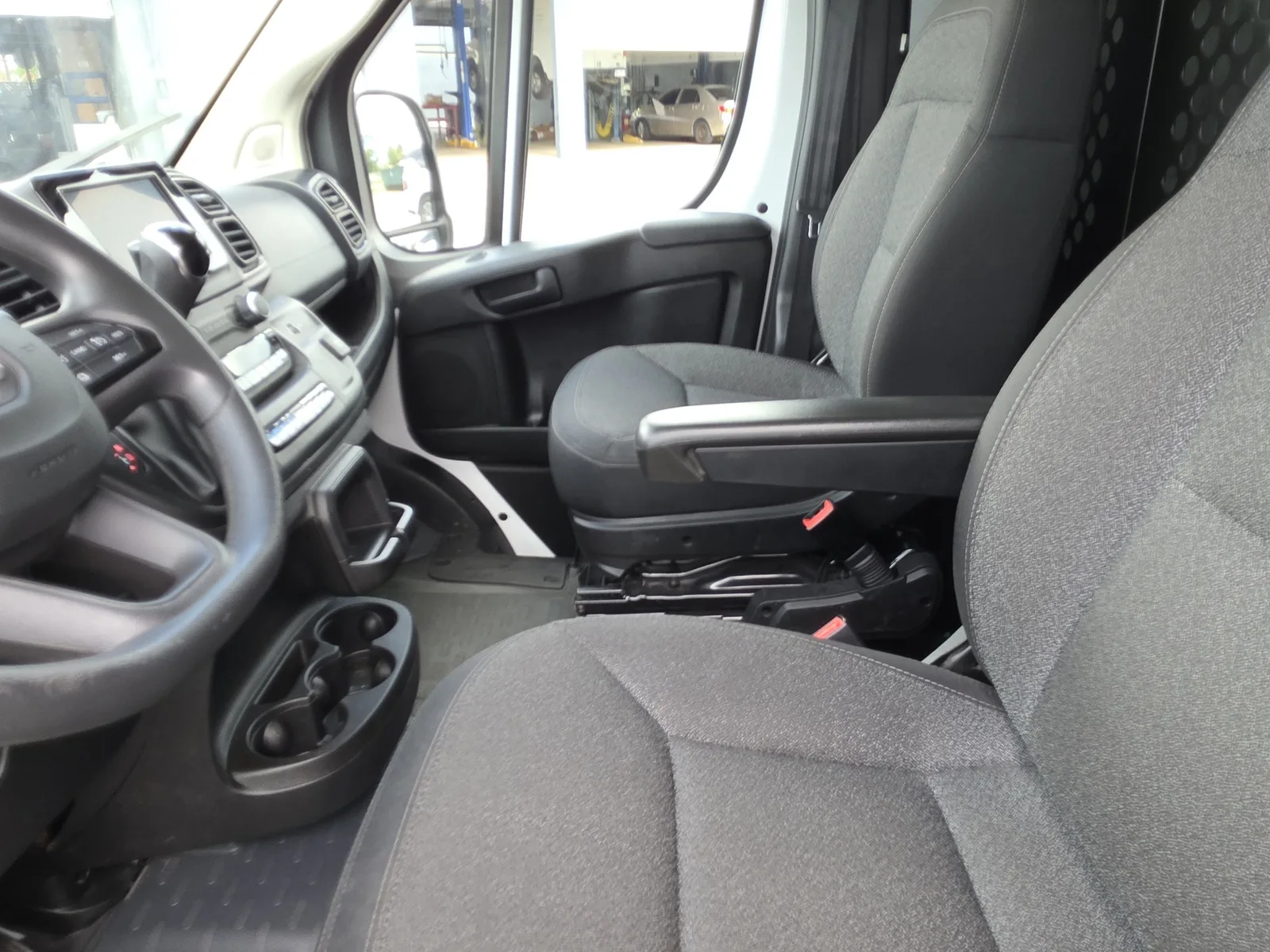 2025 RAM ProMaster Cargo Van Tradesman photo 12