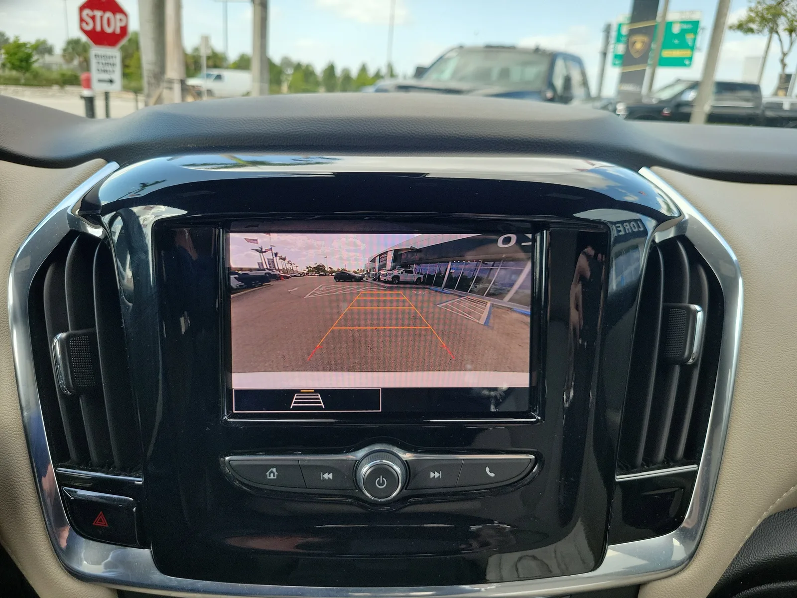 2023 Chevrolet Traverse LS photo 10