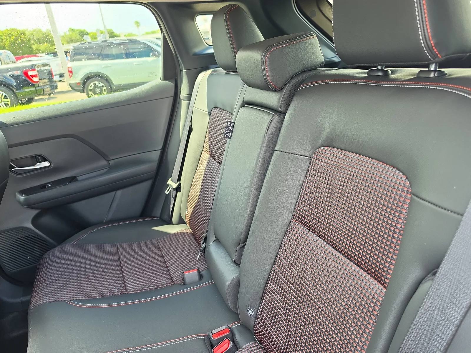 2026 Nissan Kicks SR 4WD photo 12