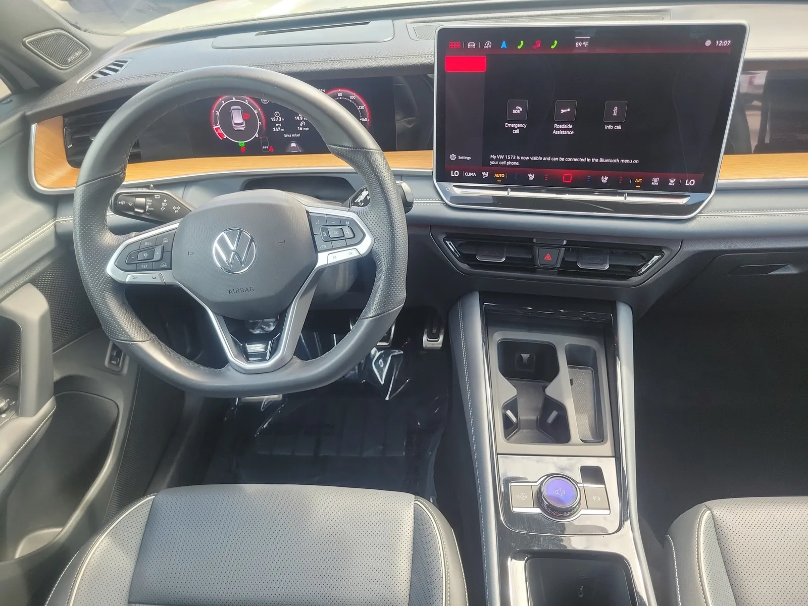 2025 Volkswagen Tiguan SEL R-Line photo 21