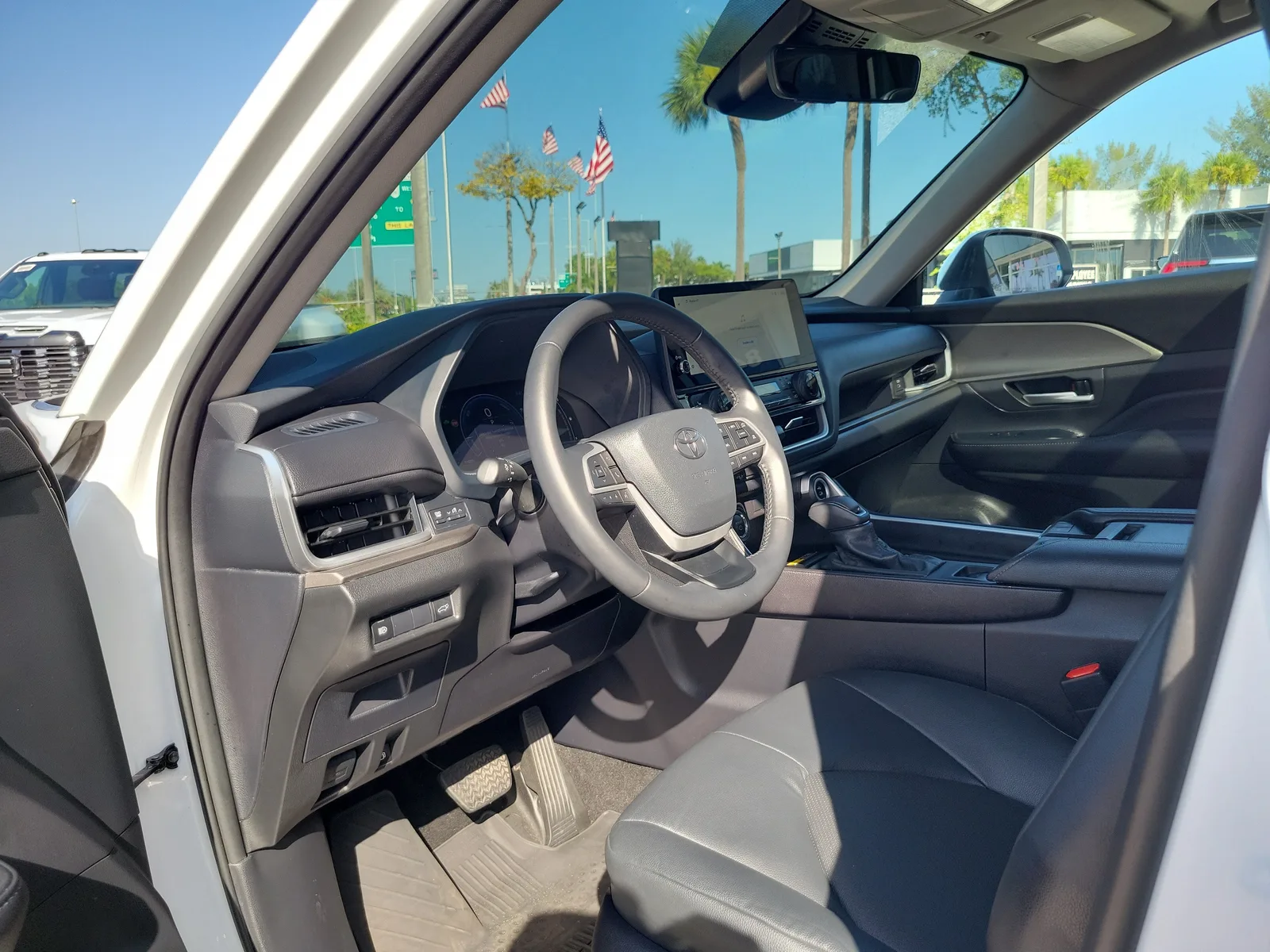 2025 Toyota Grand Highlander Hybrid XLE photo 8