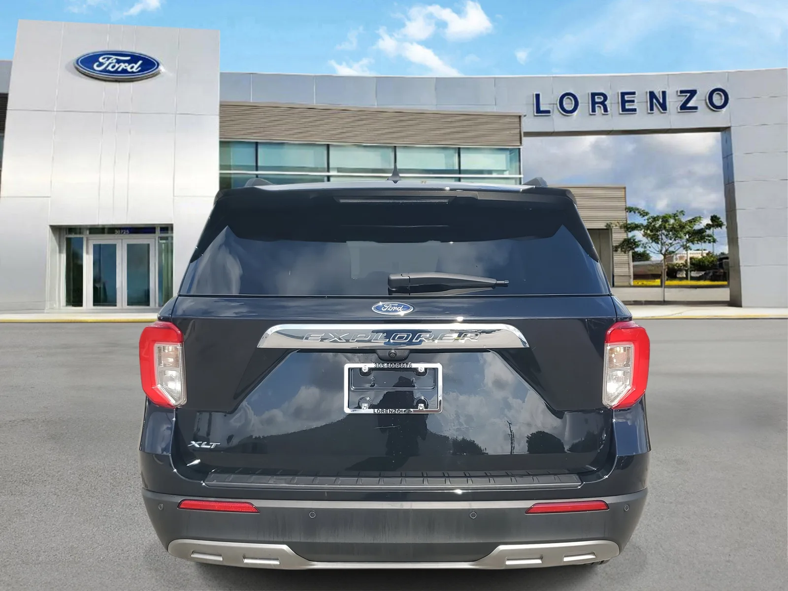 2023 Ford Explorer XLT photo 7