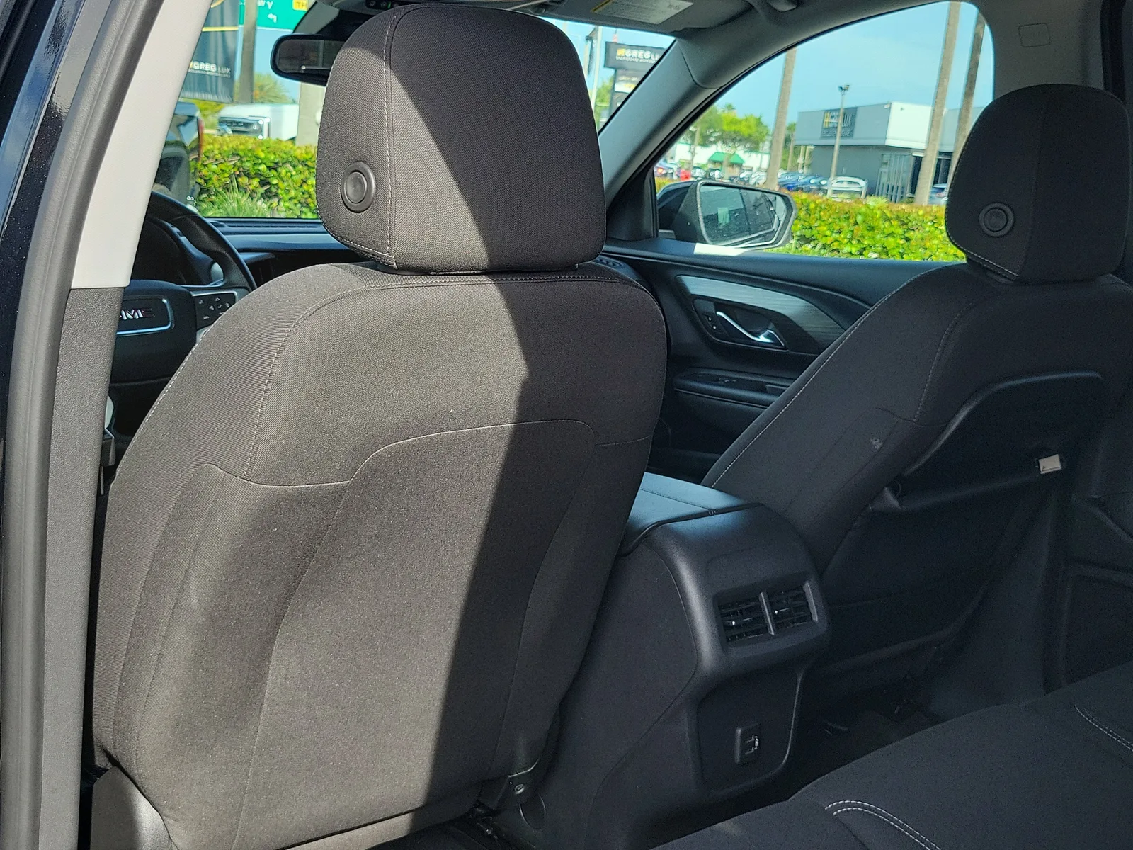 2023 GMC Terrain SLE photo 13