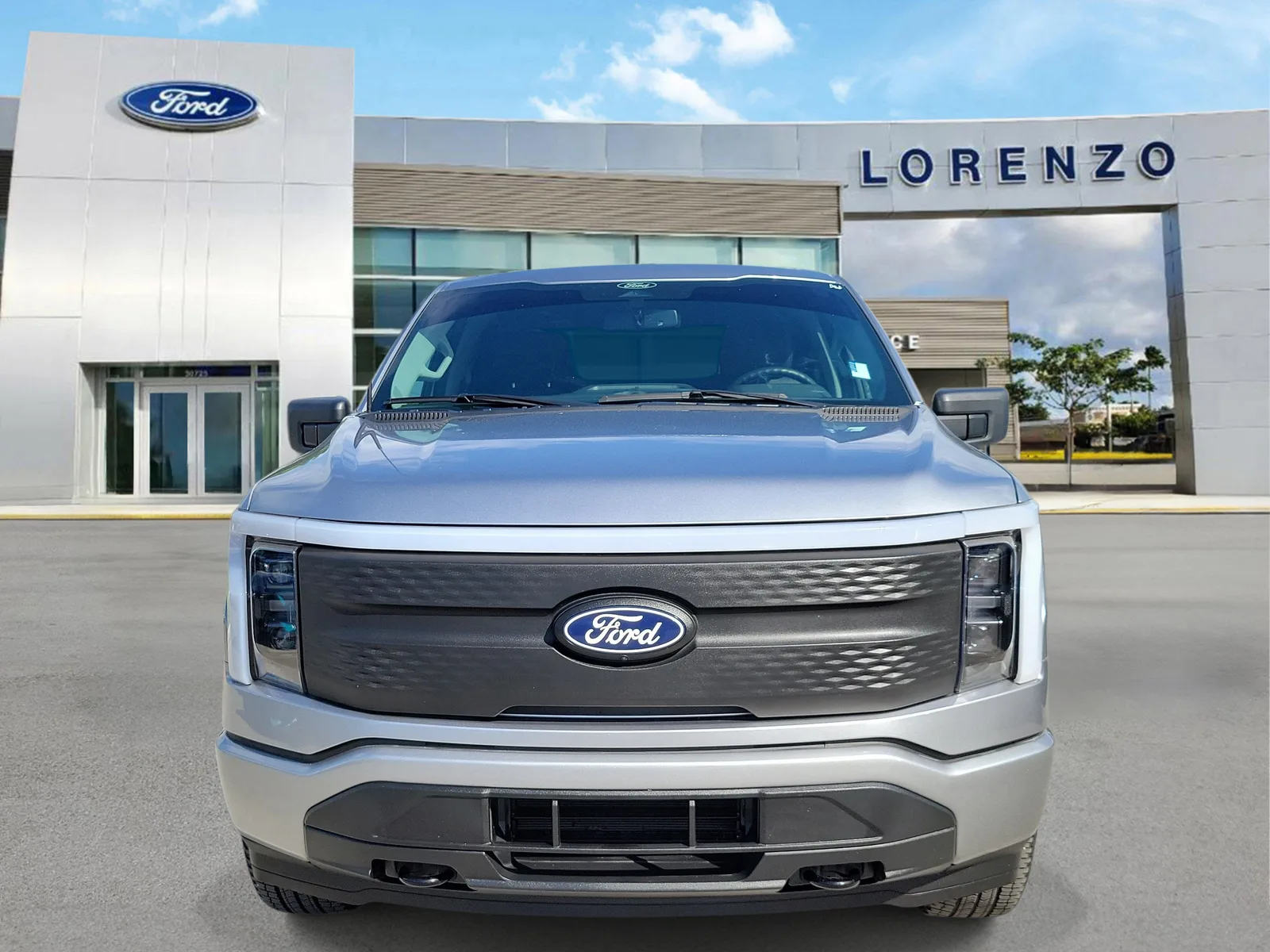 2025 Ford F-150 Lightning XLT photo 2