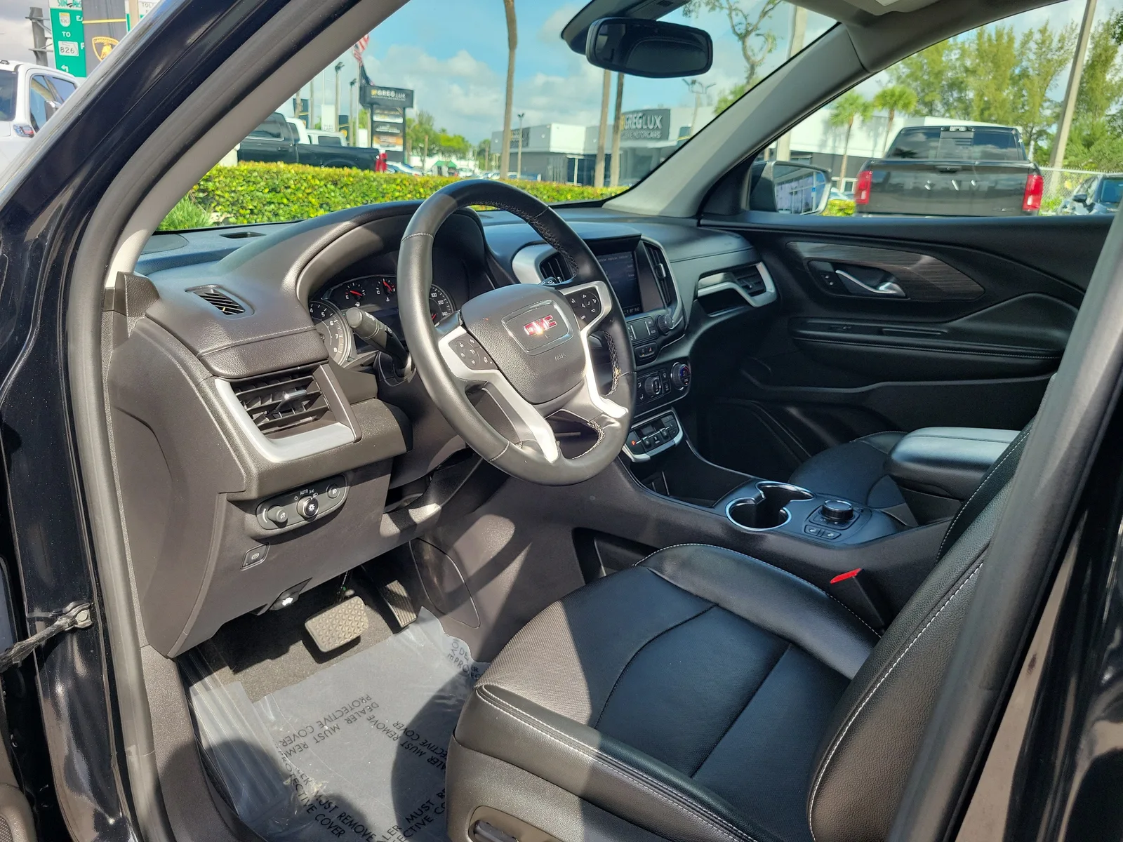 2024 GMC Terrain SLT photo 9