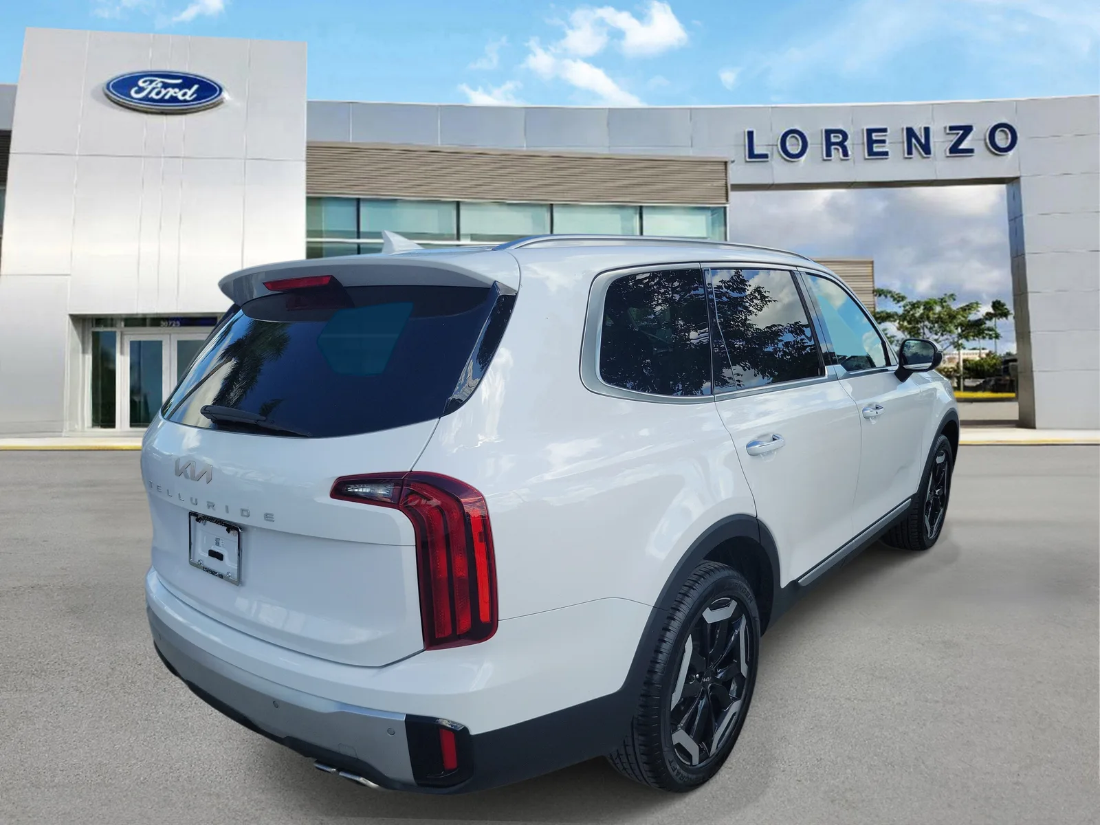 2024 Kia Telluride S photo 5