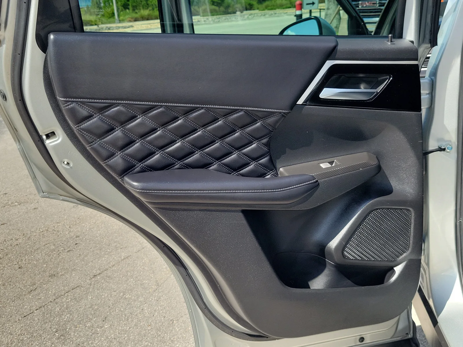 2022 Mitsubishi Outlander SEL photo 24