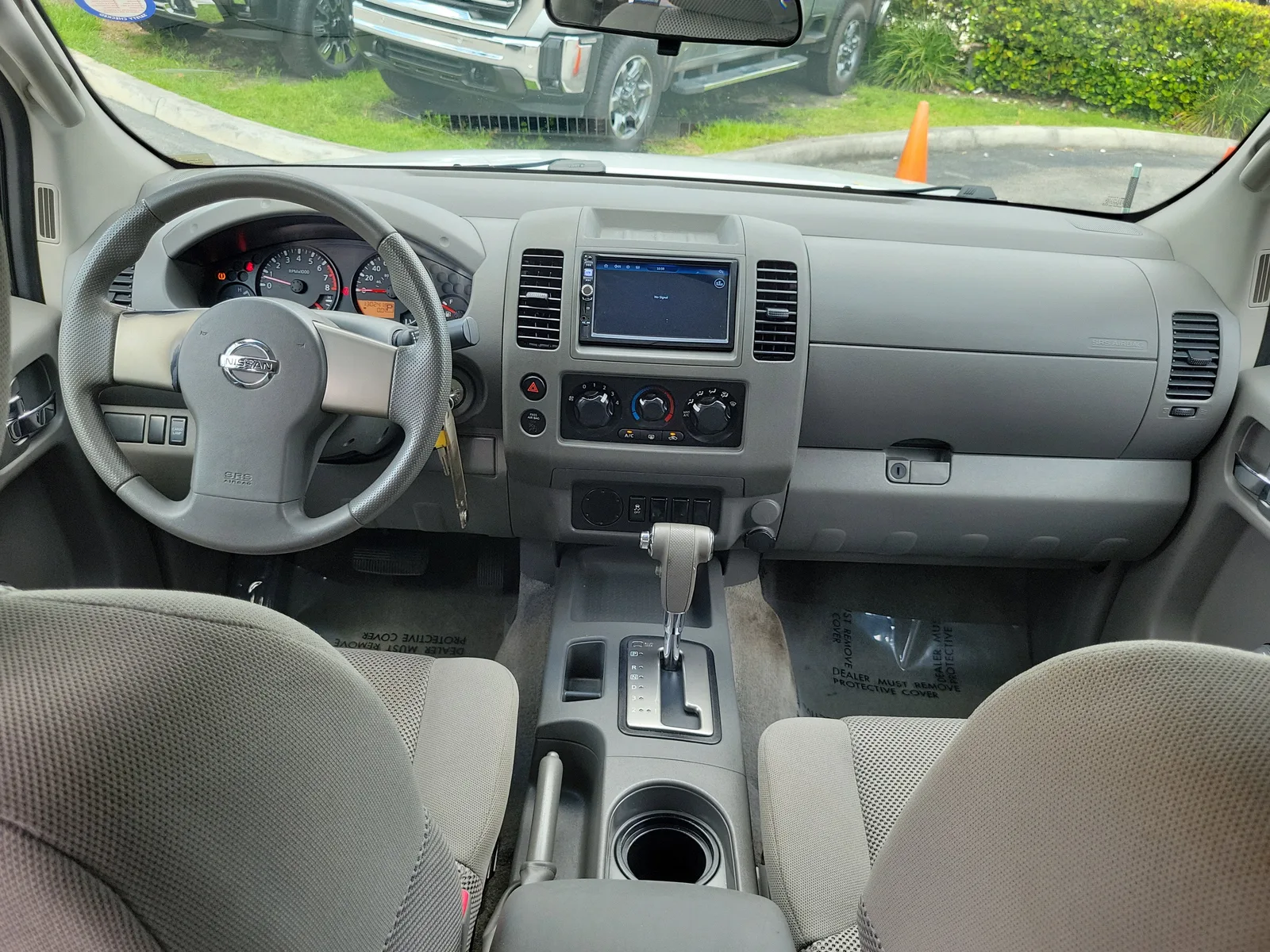 2012 Nissan Frontier S photo 13