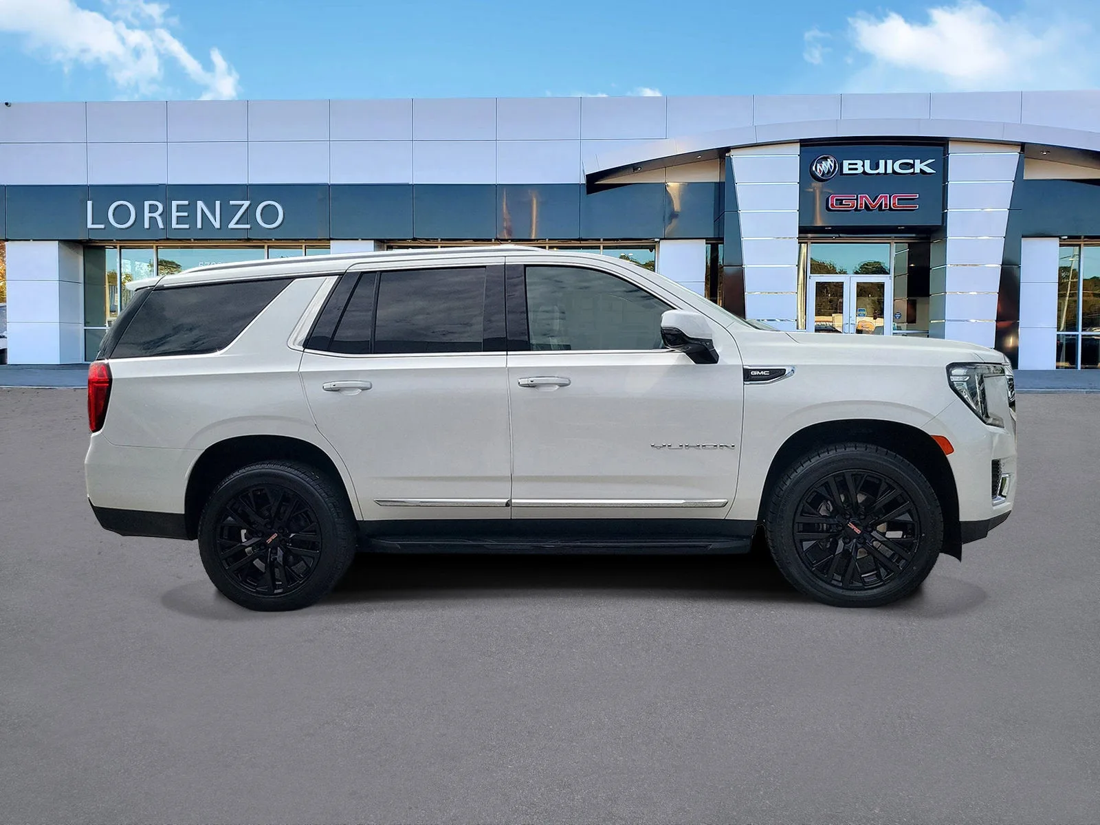 2022 GMC Yukon SLT photo 4