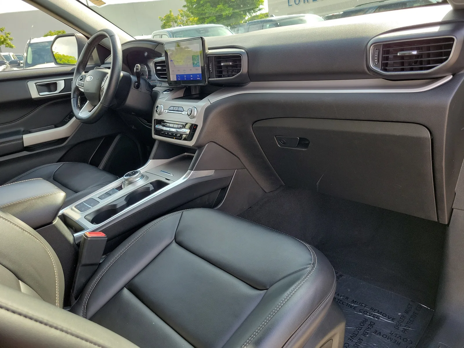 2023 Ford Explorer XLT photo 19