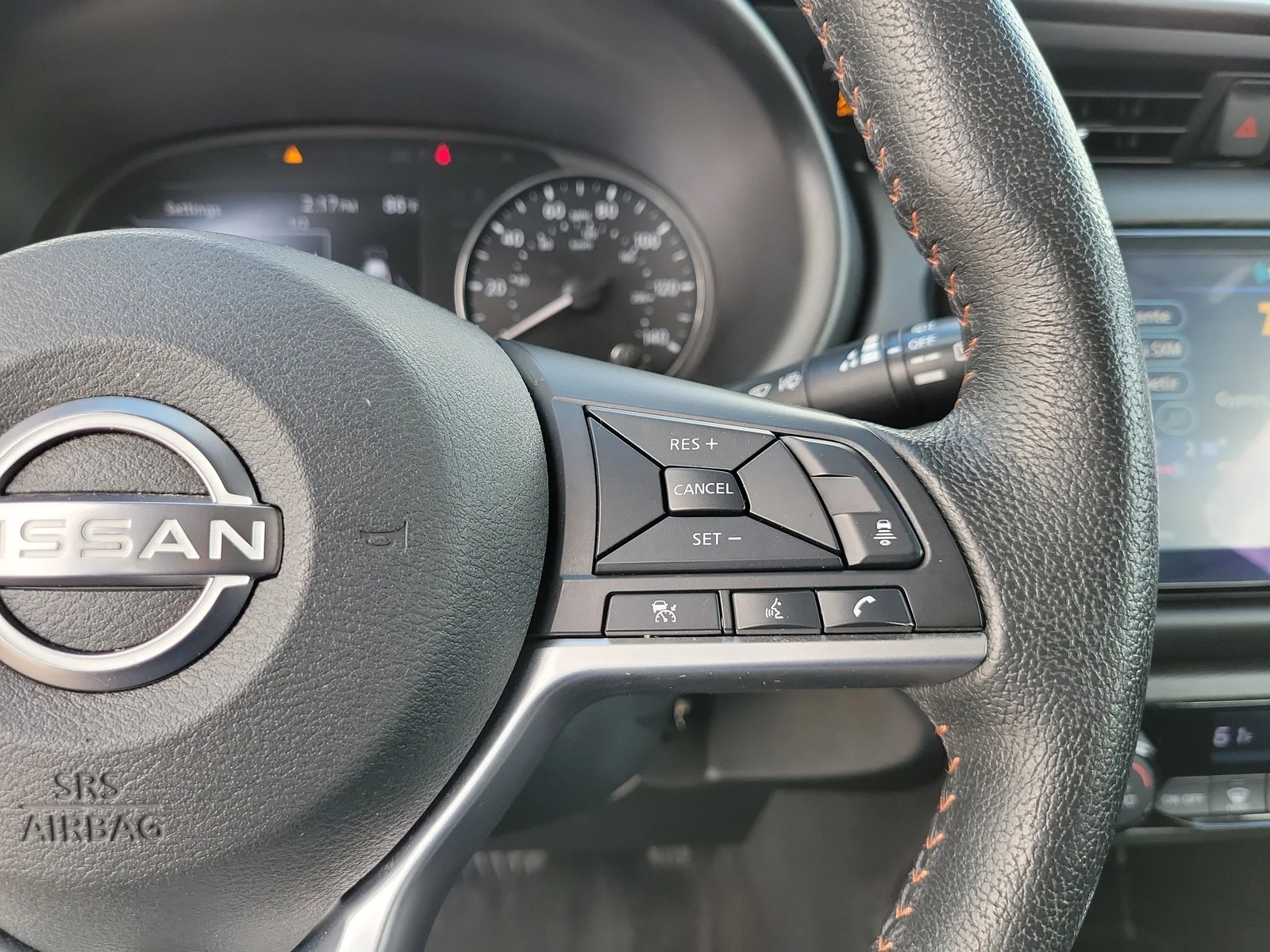 2023 Nissan Kicks SR photo 21