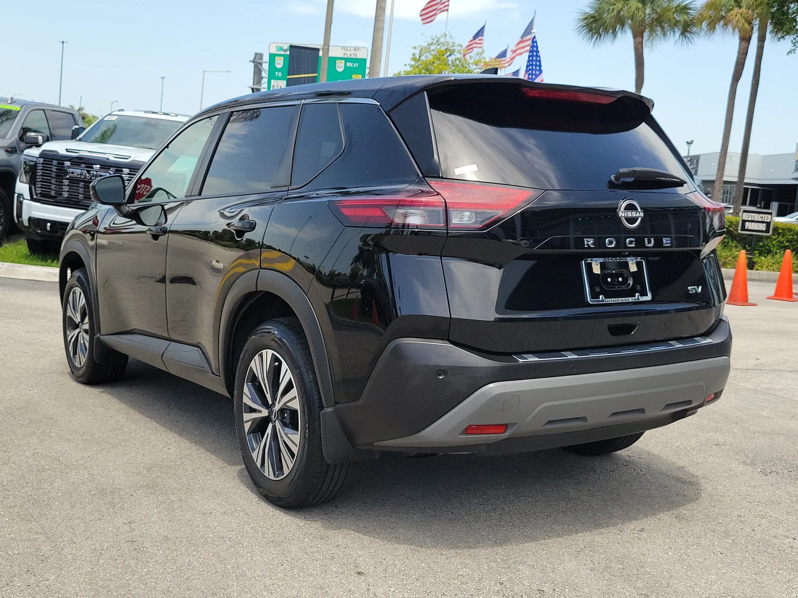 2022 Nissan Rogue SV photo 7