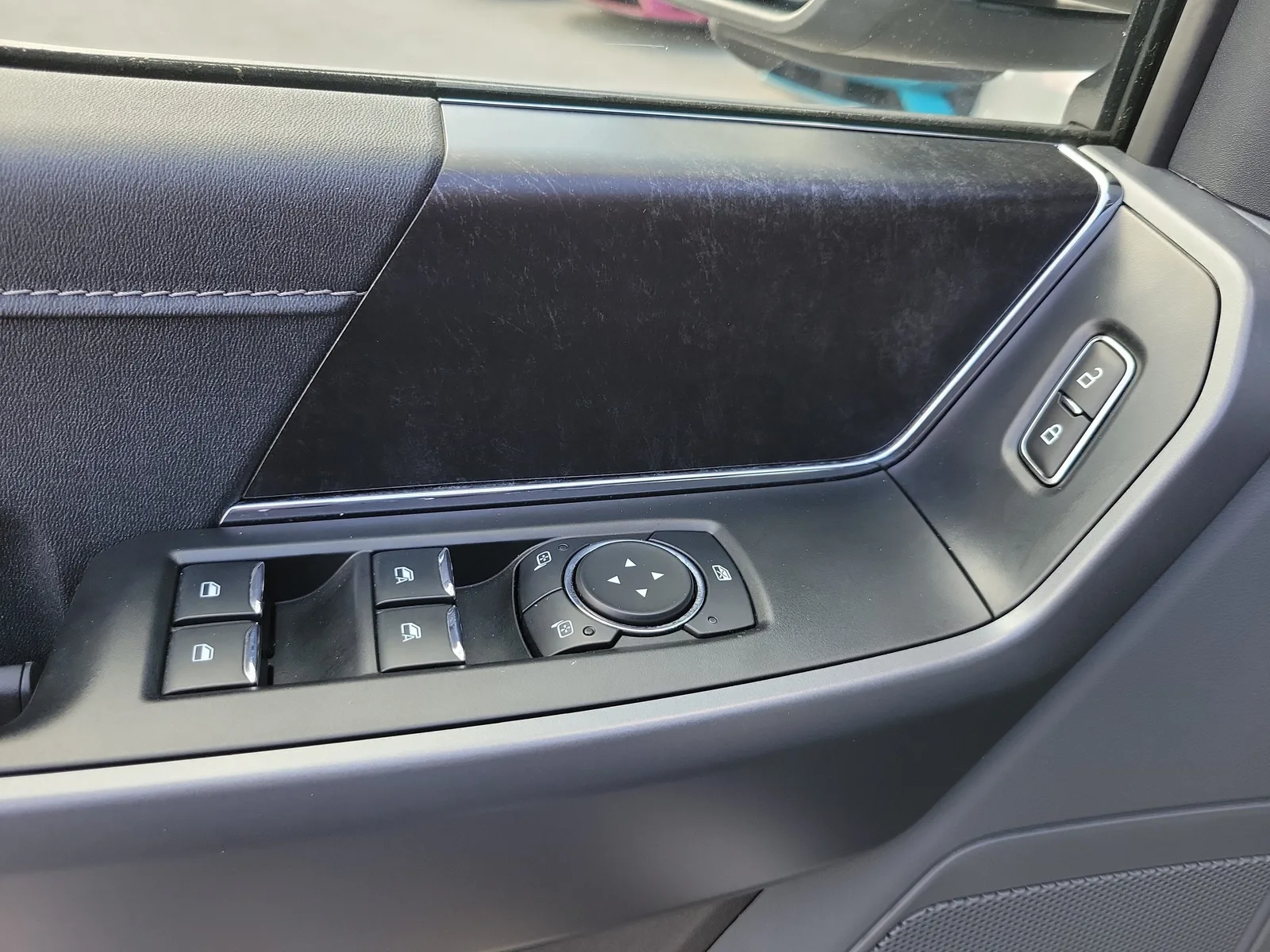 2025 Ford F-150 Lightning XLT photo 23