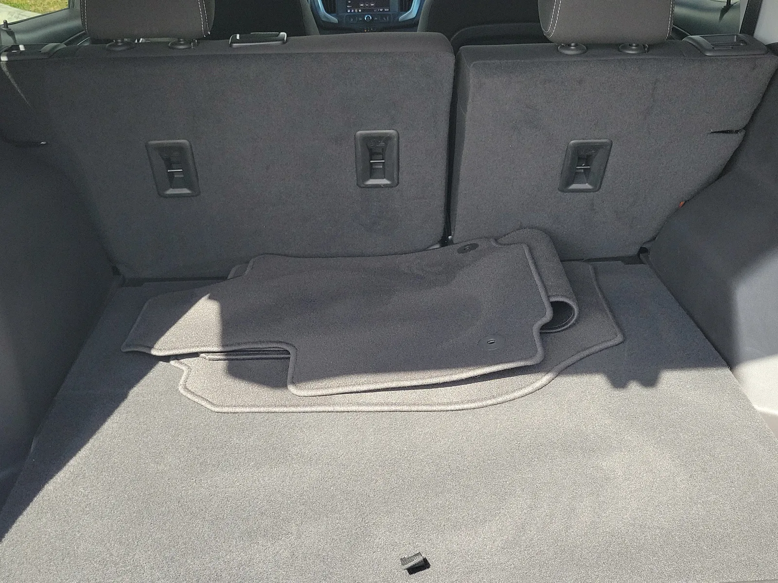 2023 GMC Terrain SLE photo 28