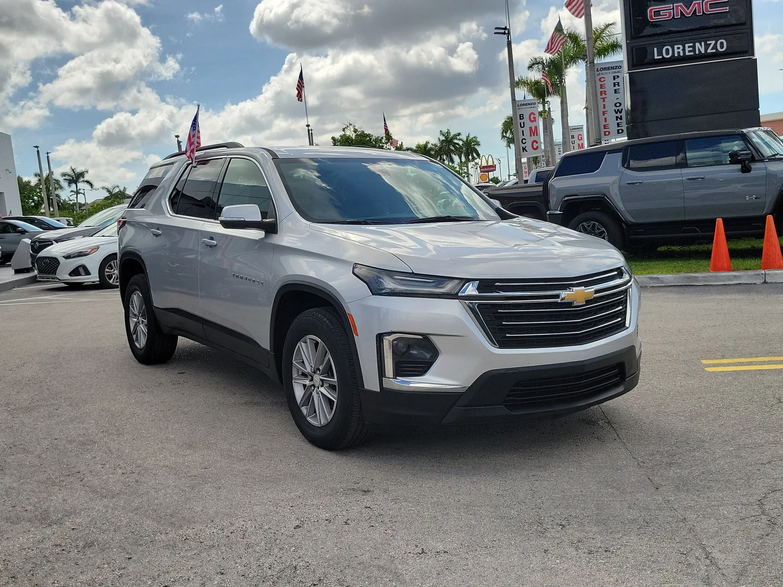 2022 Chevrolet Traverse LT Cloth photo 3