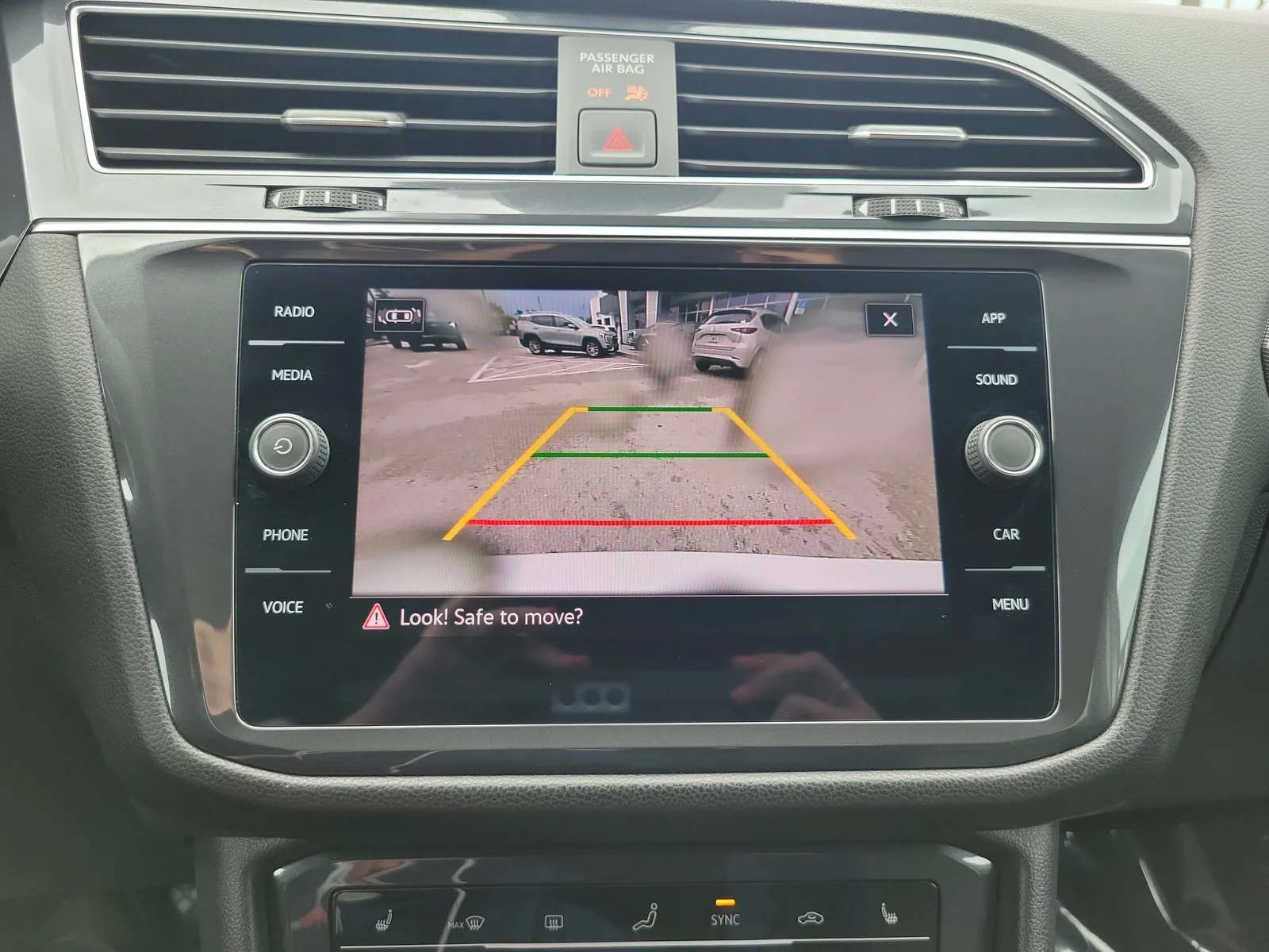 2024 Volkswagen Tiguan SE photo 10