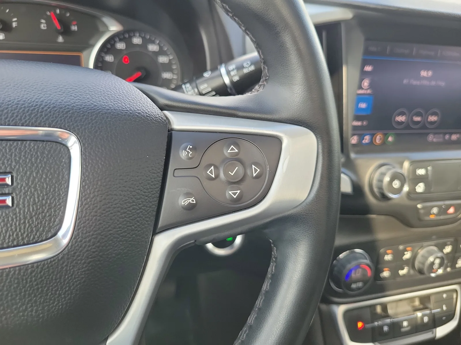2023 GMC Terrain SLT photo 22
