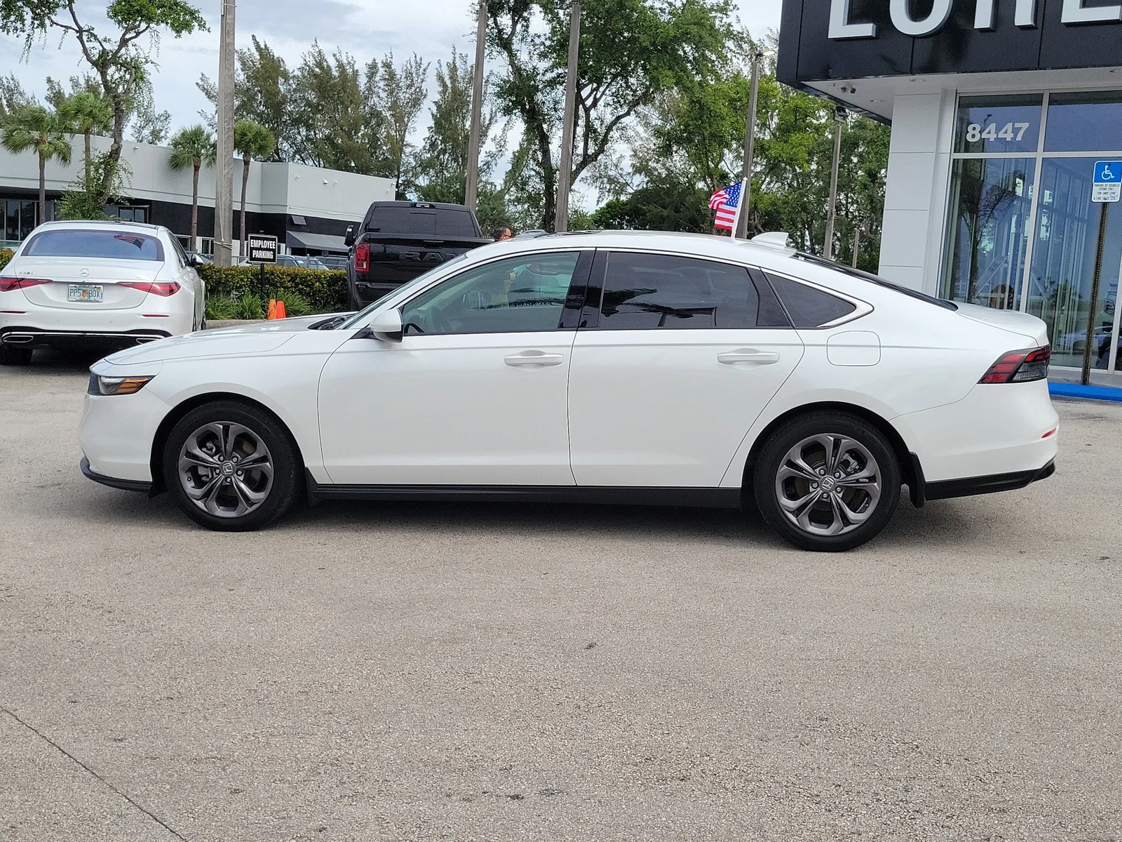 2024 Honda Accord Sedan EX photo 8