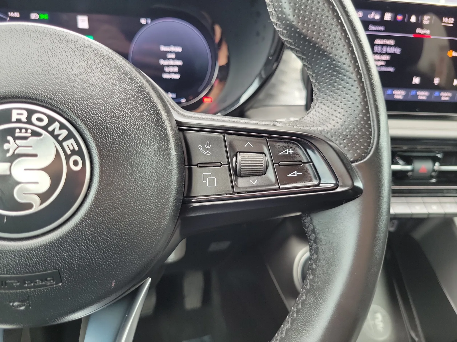 2024 Alfa Romeo Tonale Ti photo 23
