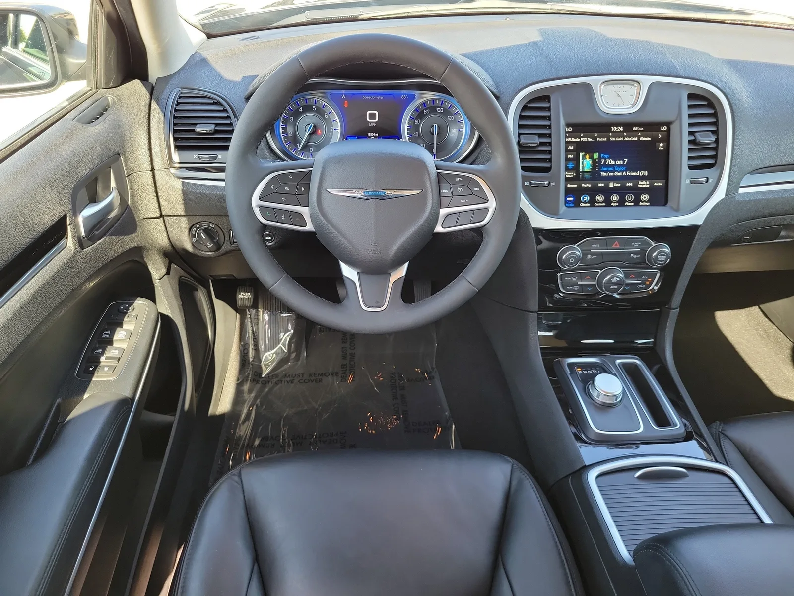 2023 Chrysler 300 Touring L photo 15