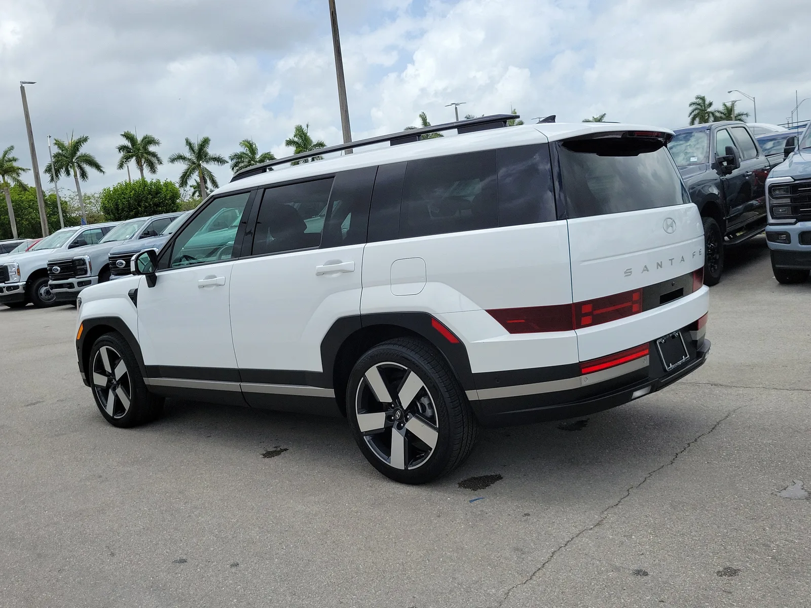 2025 Hyundai Santa Fe Limited photo 7