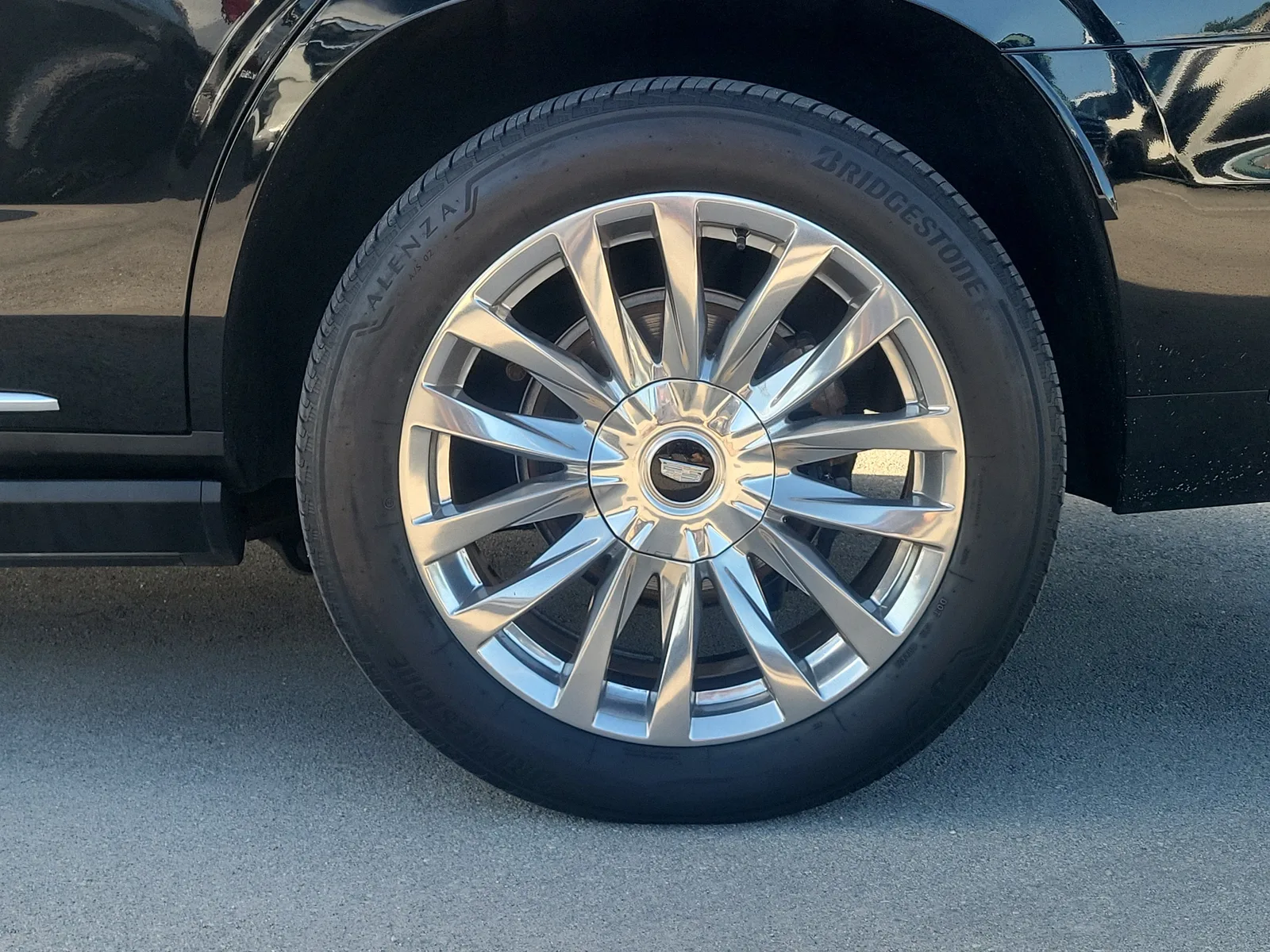2022 Cadillac Escalade Premium Luxury 4WD photo 25