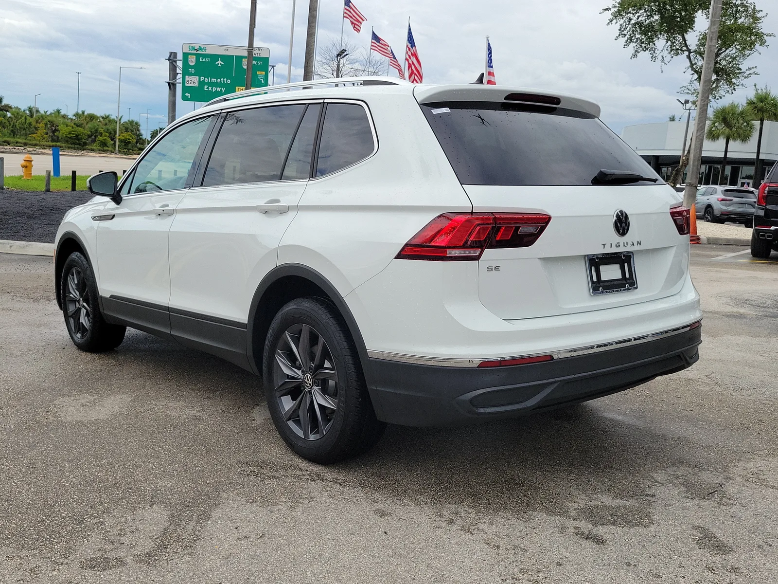 2024 Volkswagen Tiguan SE photo 7
