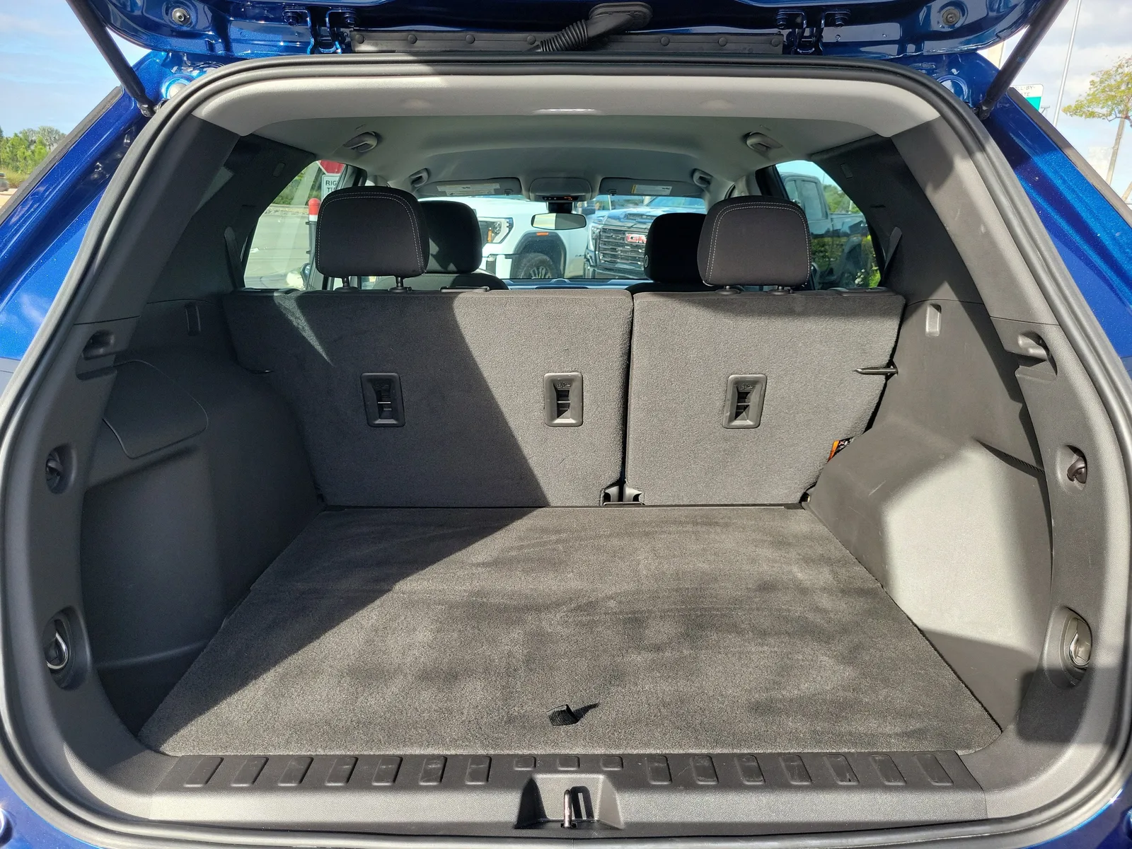 2023 Chevrolet Equinox LS photo 14