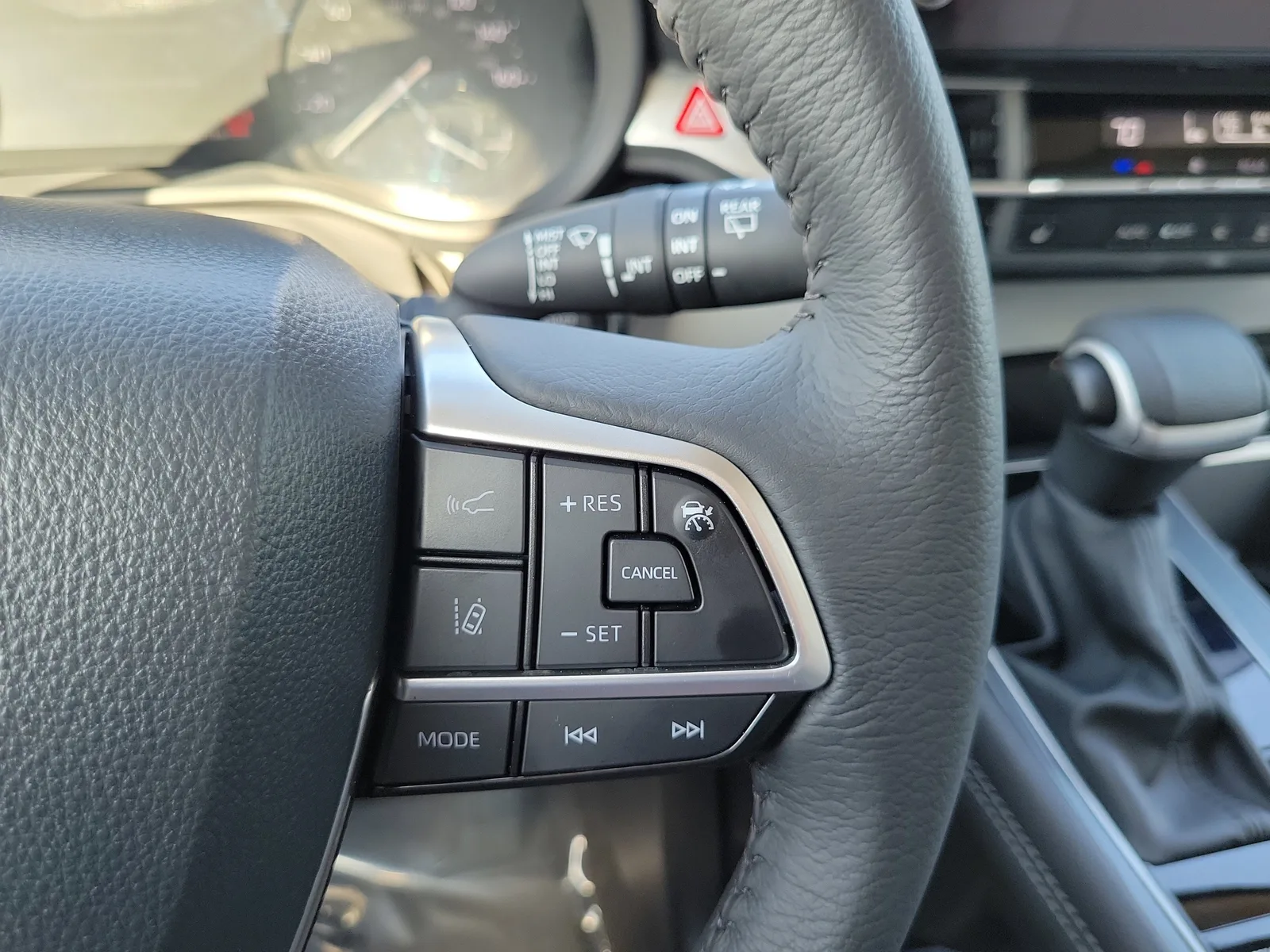 2026 Toyota Sienna XLE photo 23