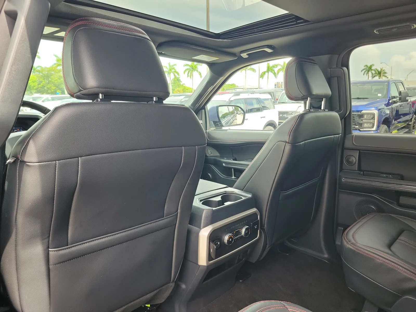 2023 Ford Expedition Limited photo 17