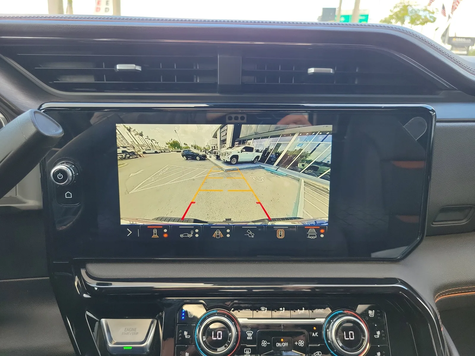 2024 GMC Sierra 2500 HD AT4 photo 9