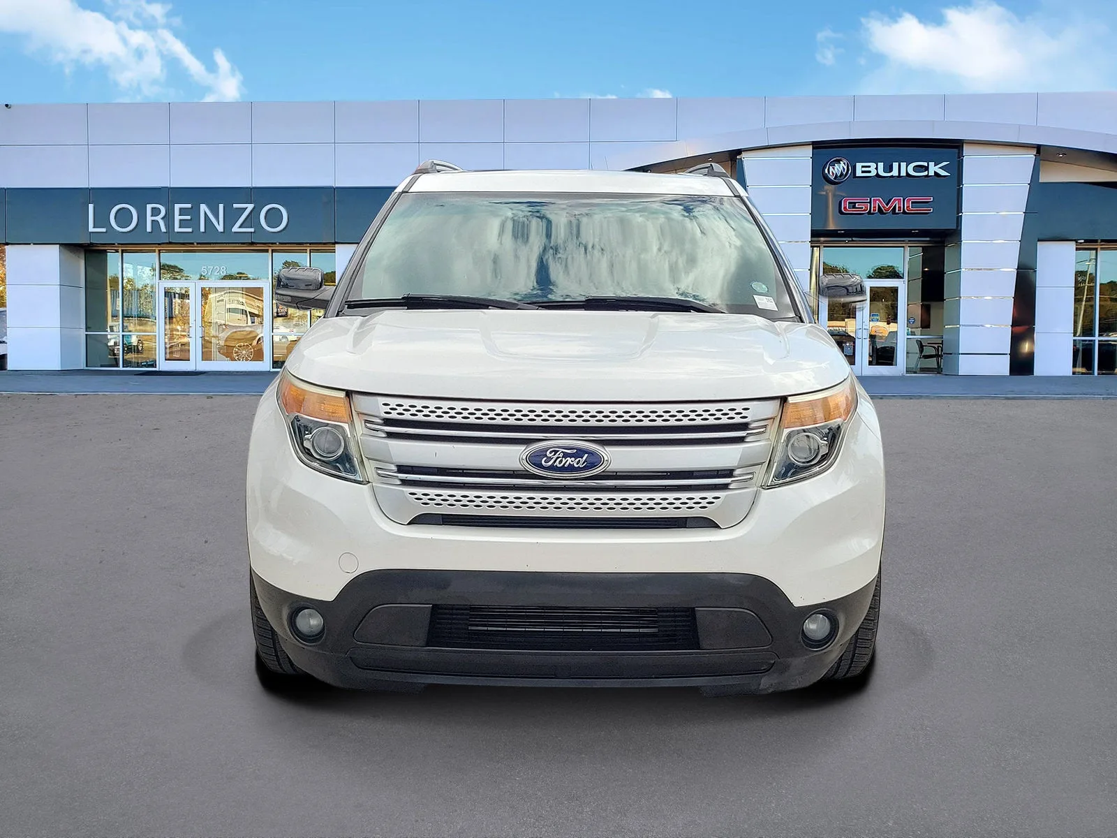 2013 Ford Explorer XLT photo 2